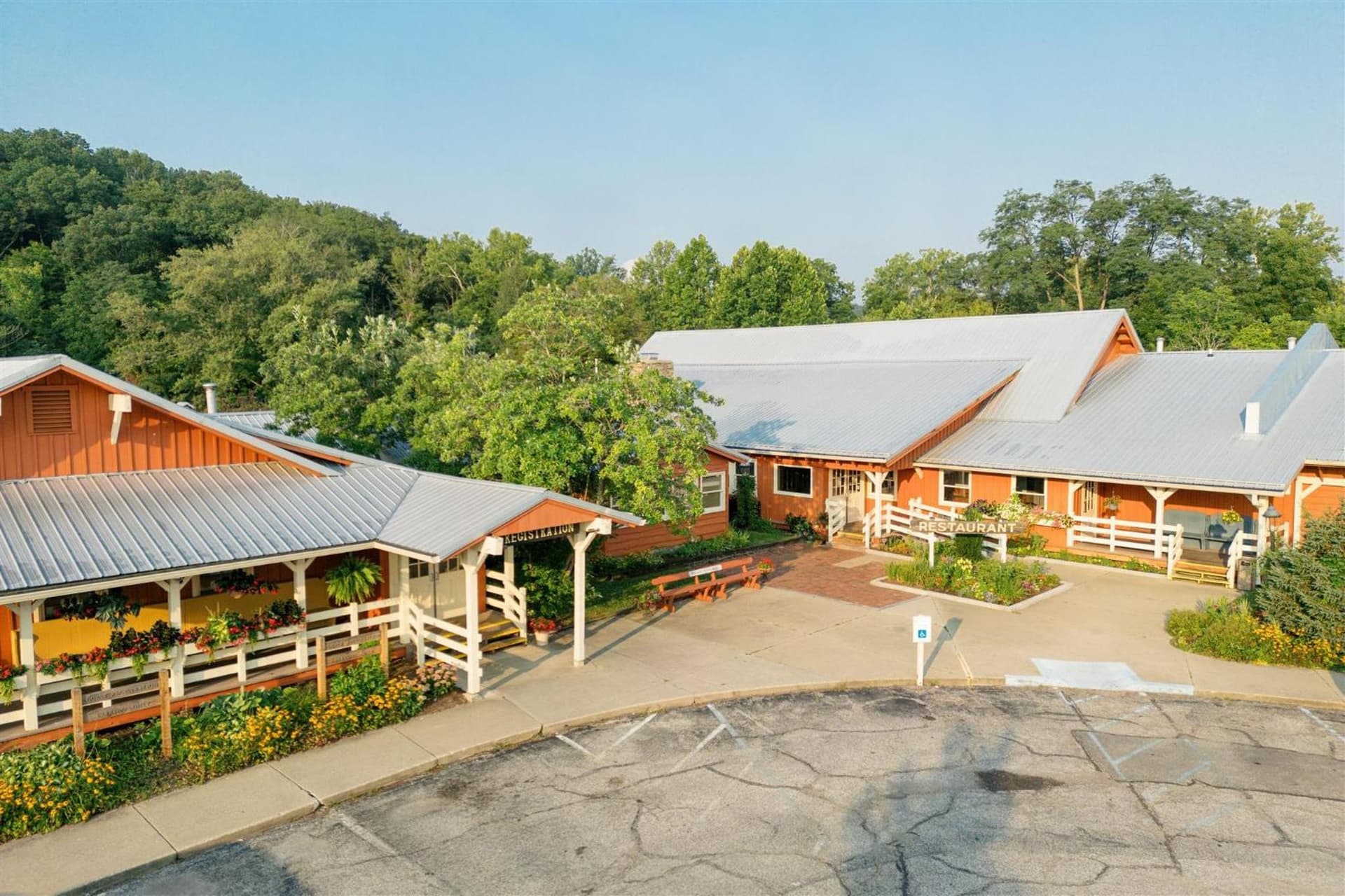 Brown County Inn — hotel in Nashville, Indiana