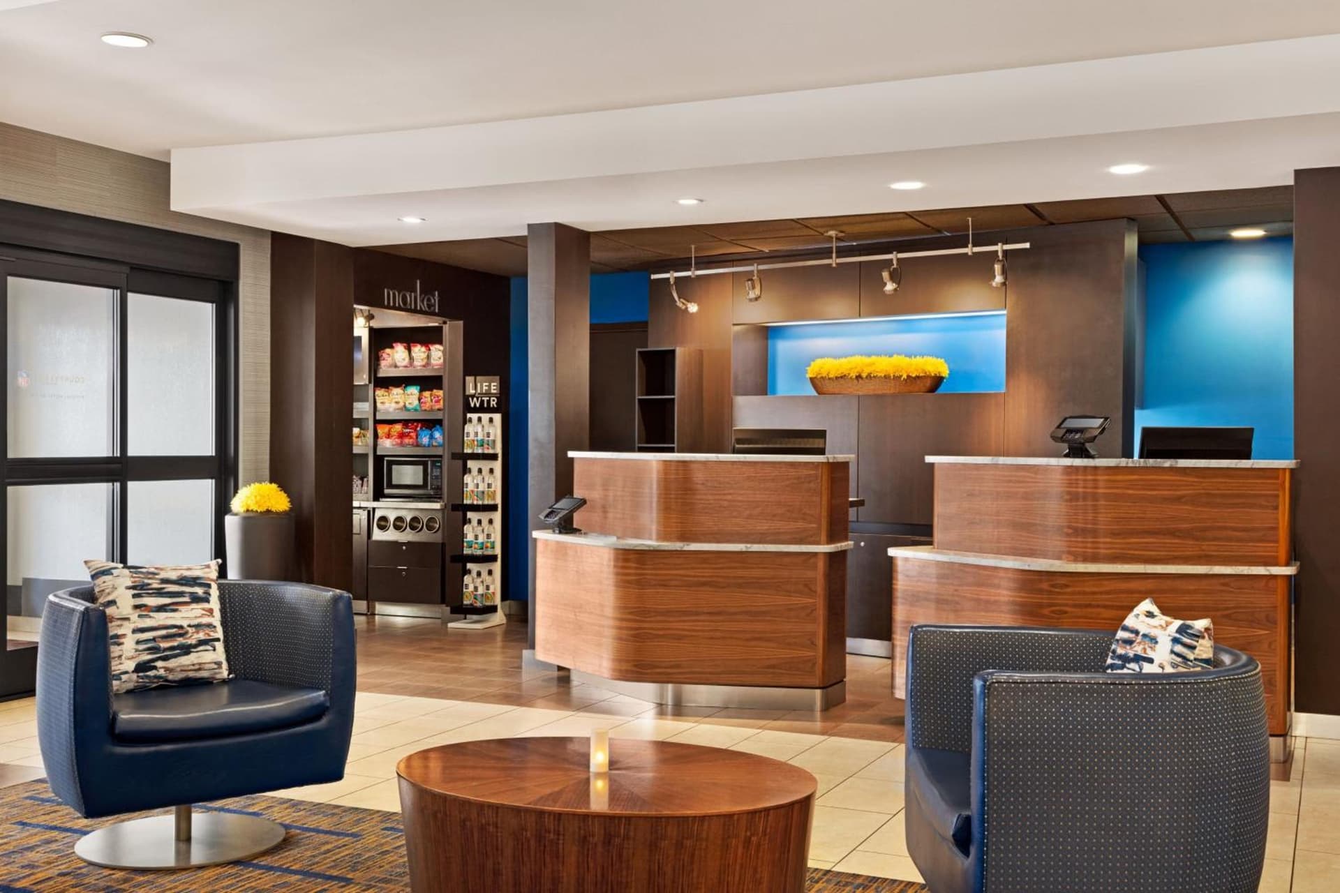 Courtyard Houston Sugar Land/Stafford interior in Stafford, TX — gallery photo 2