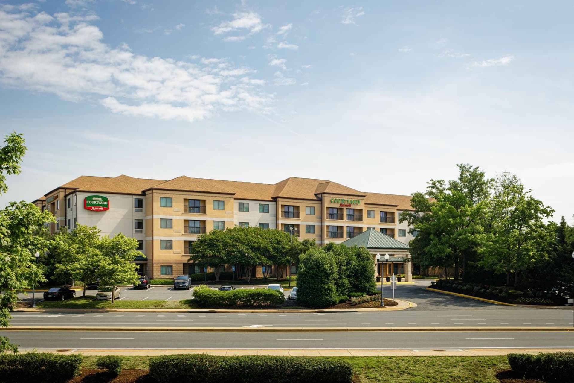 Courtyard by Marriott Springfield property views in Springfield, VA — gallery photo 3