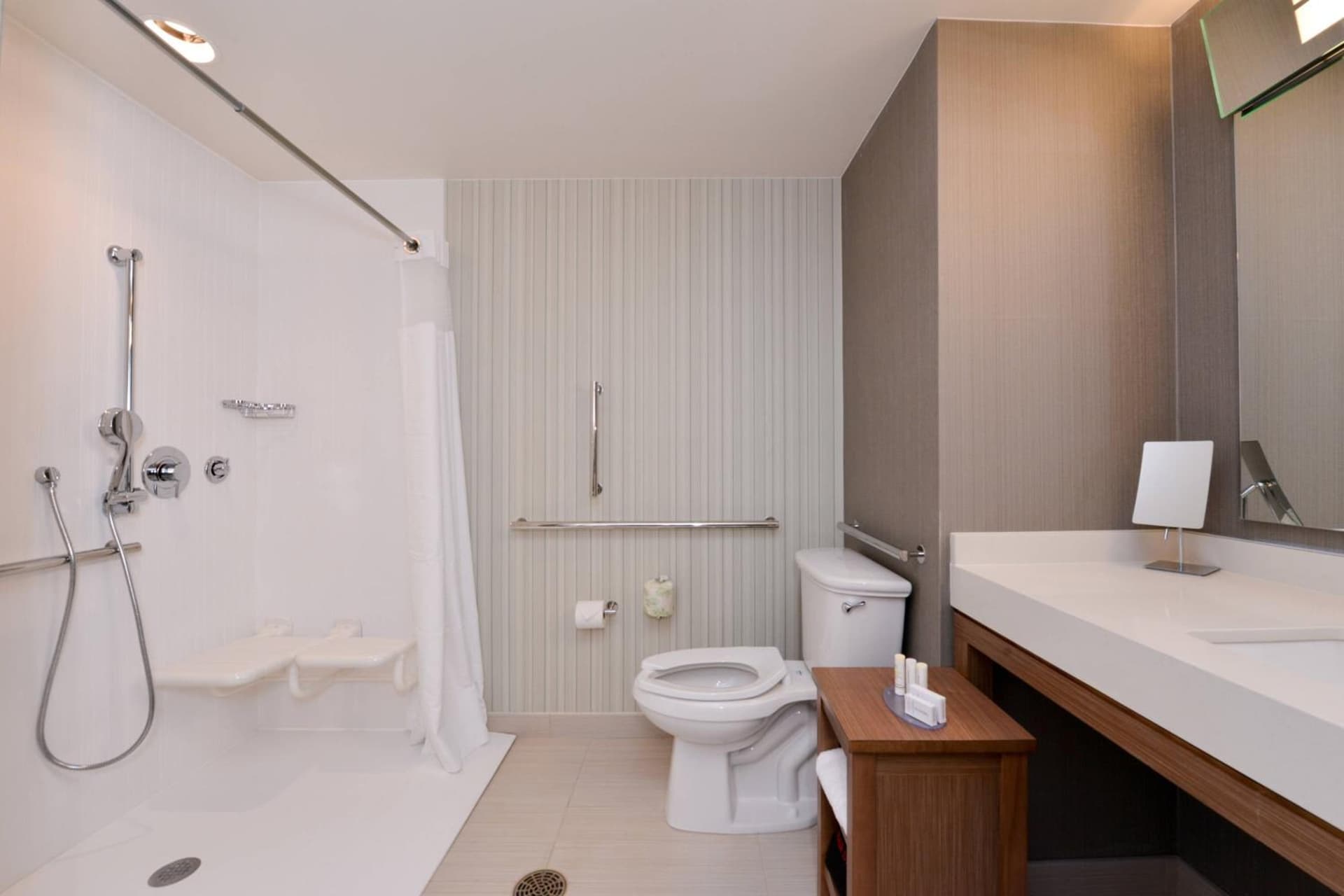 Courtyard by Marriott Toledo North gallery photo in Toledo, OH — image 6