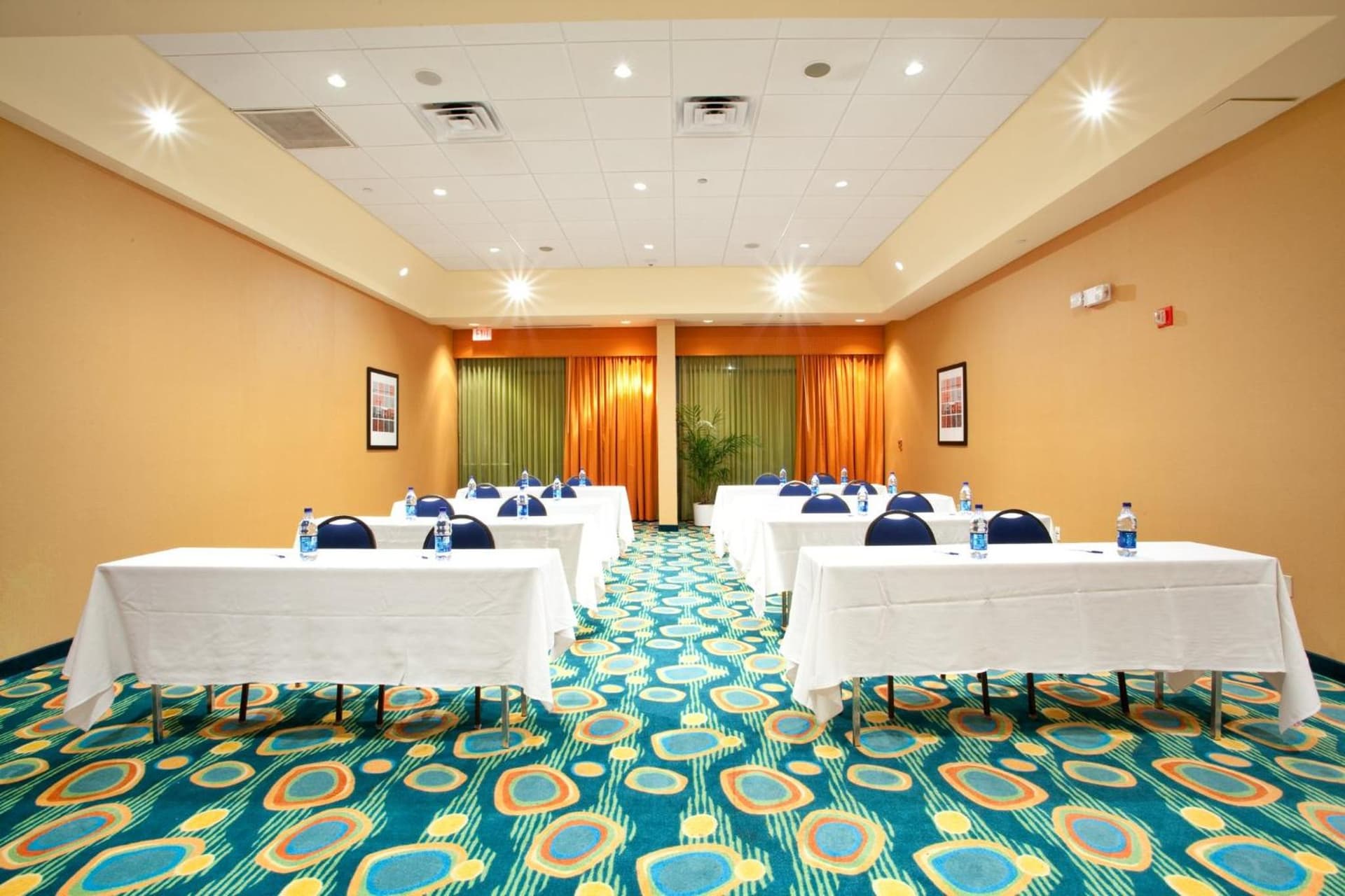 Holiday Inn Express & Suites VA Beach Oceanfront by IHG interior in Virginia Beach, VA — gallery photo 2