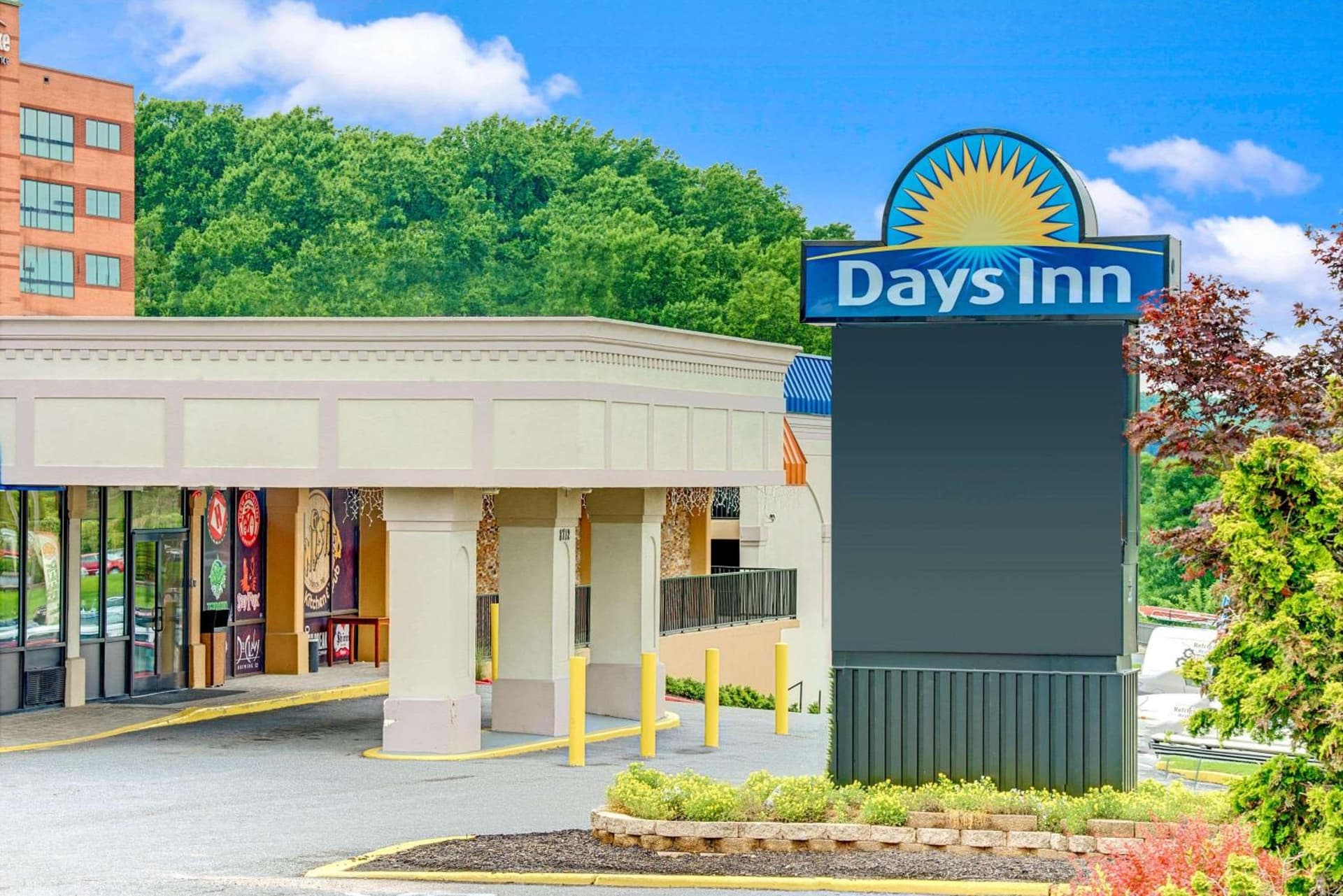 Days Inn by Wyndham Towson property views in Towson, MD — gallery photo 3