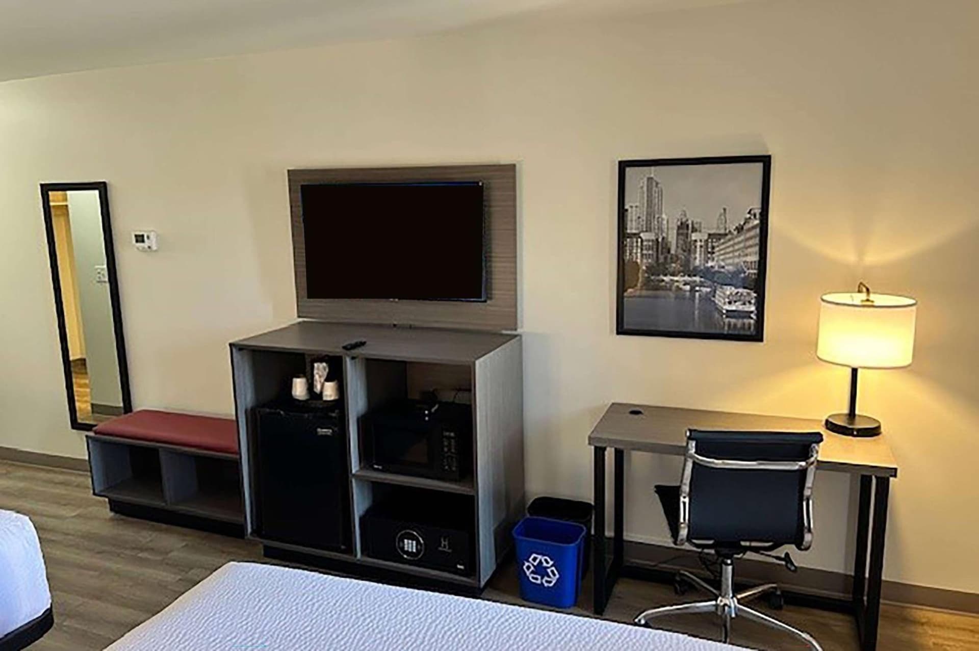 Ramada by Wyndham Milwaukee property views in Milwaukee, WI — gallery photo 3