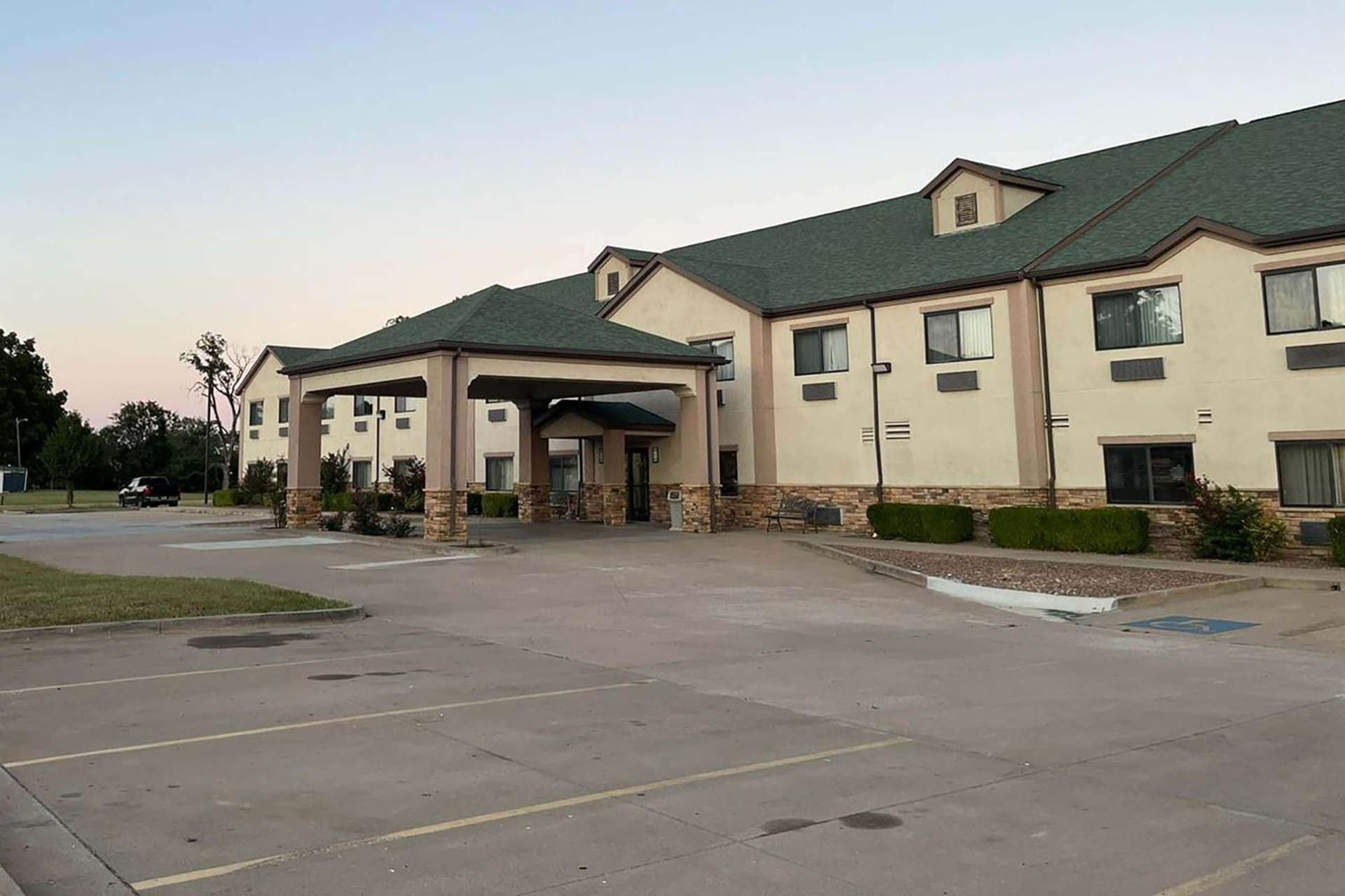 Days Inn by Wyndham Coffeyville, Kansas featured exterior or lobby in Coffeyville, KS — similar hotel