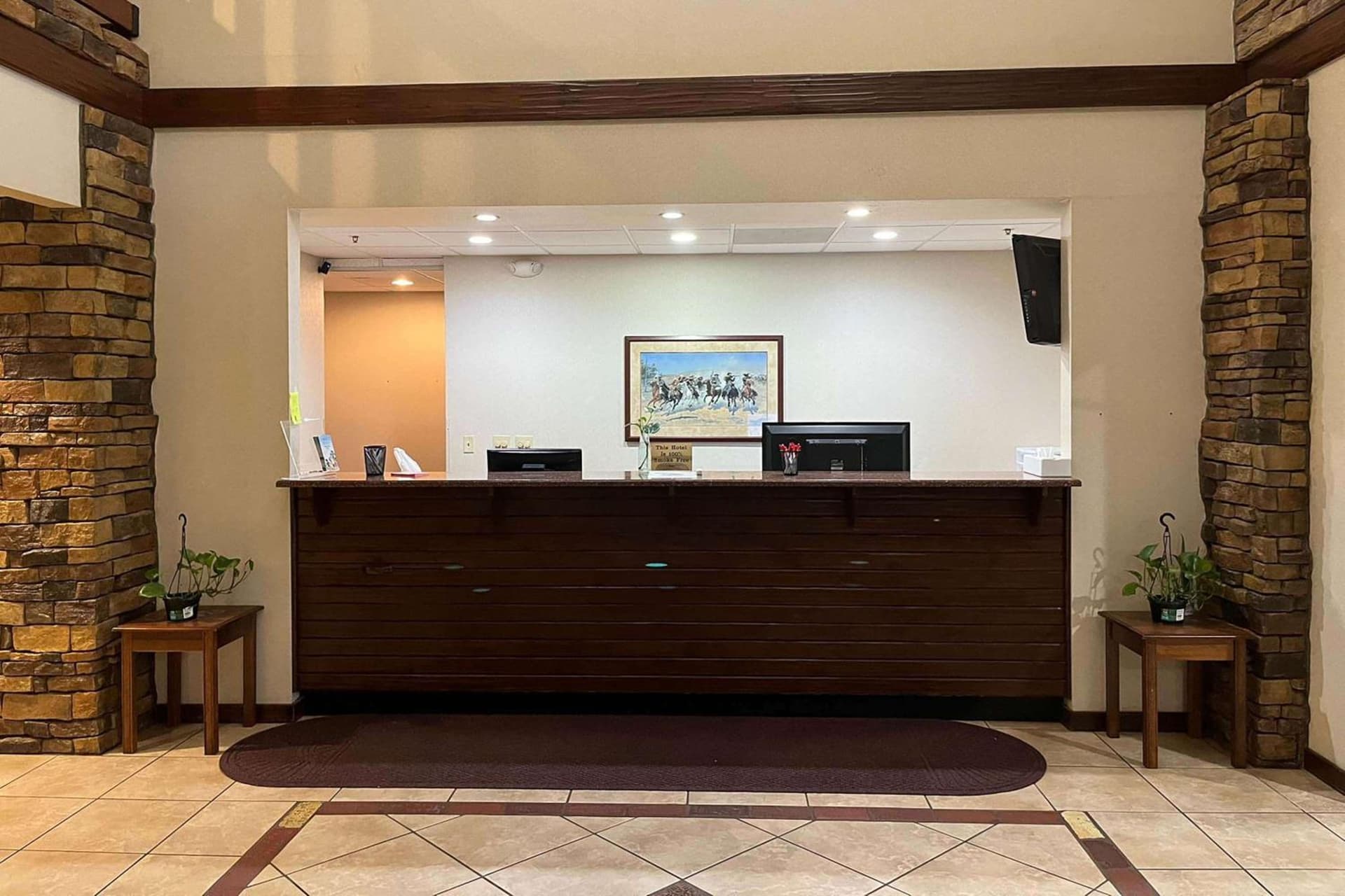 Days Inn by Wyndham Coffeyville, Kansas interior in Coffeyville, KS — gallery photo 2