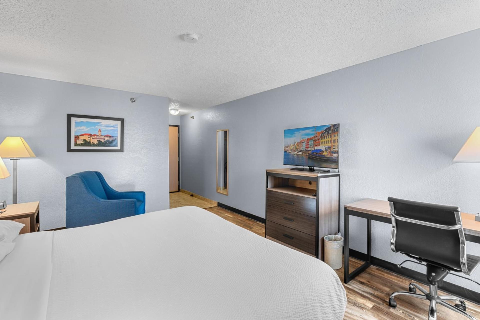 Baymont by Wyndham Lawrence property views in Lawrence, KS — gallery photo 3