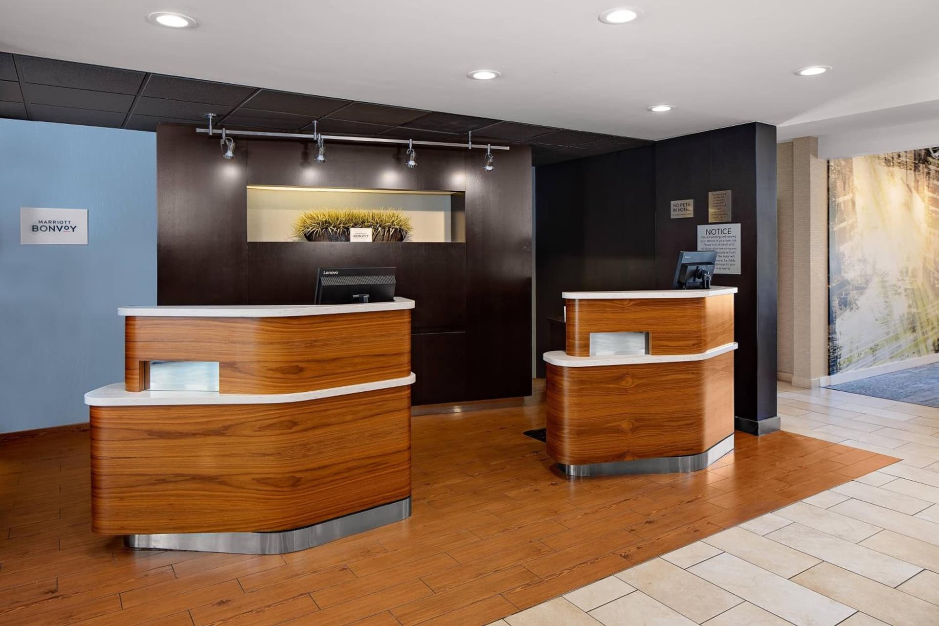 Courtyard by Marriott Tucson Williams Centre interior in Tucson, AZ — gallery photo 2