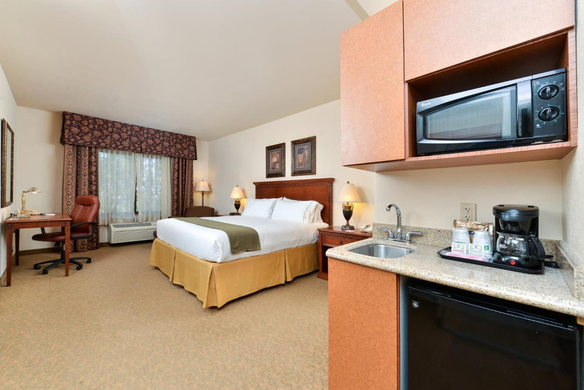 Holiday Inn Express Hotel & Suites Las Cruces by IHG gallery photo in Las Cruces, NM — image 20