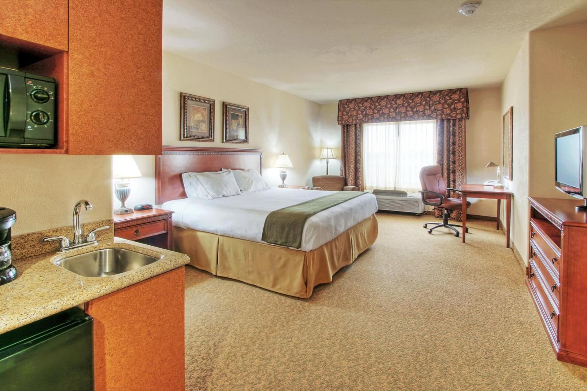 Holiday Inn Express Hotel & Suites Las Cruces by IHG gallery photo in Las Cruces, NM — image 45
