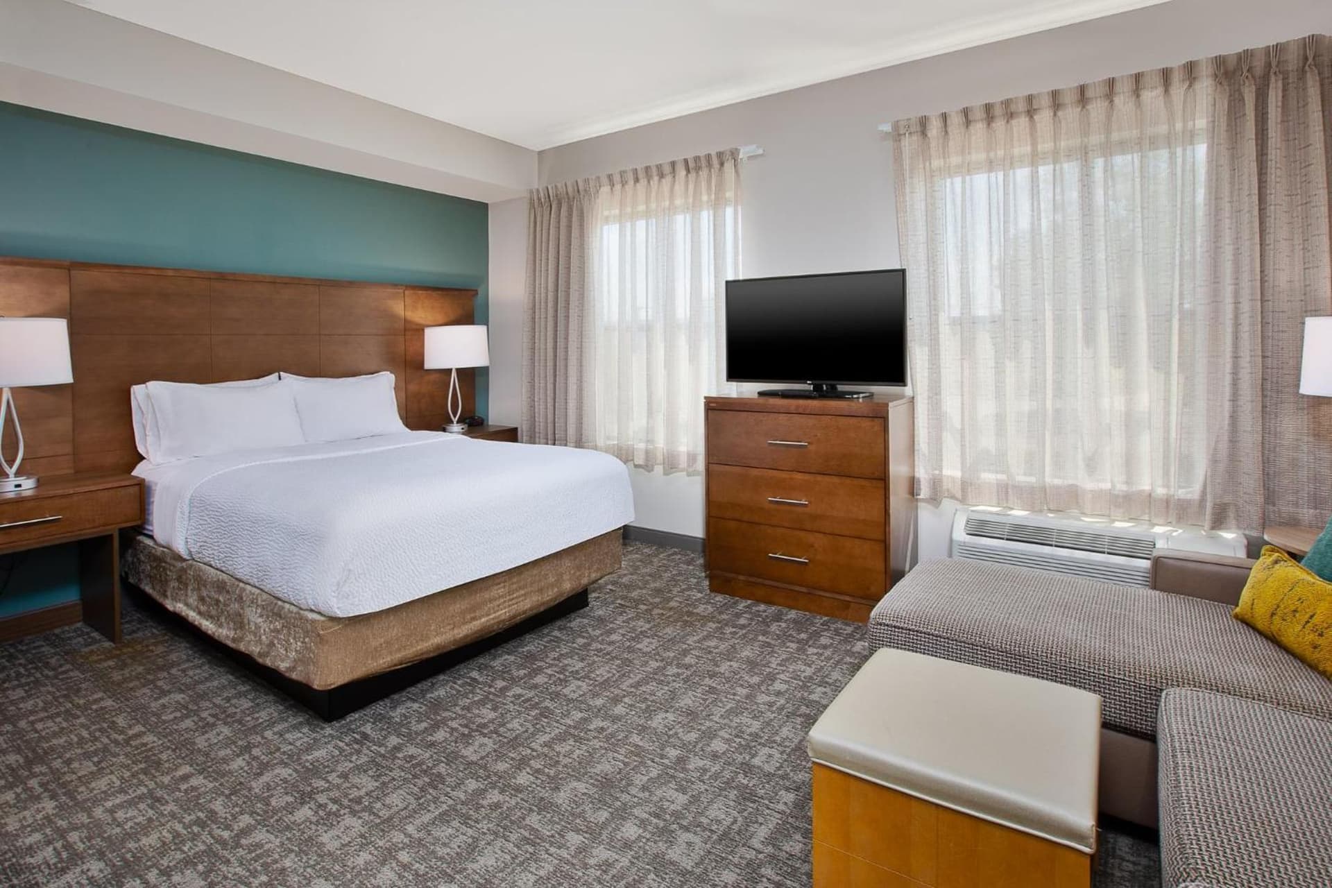 Staybridge Suites Auburn Hills by IHG interior in Auburn Hills, MI — gallery photo 2