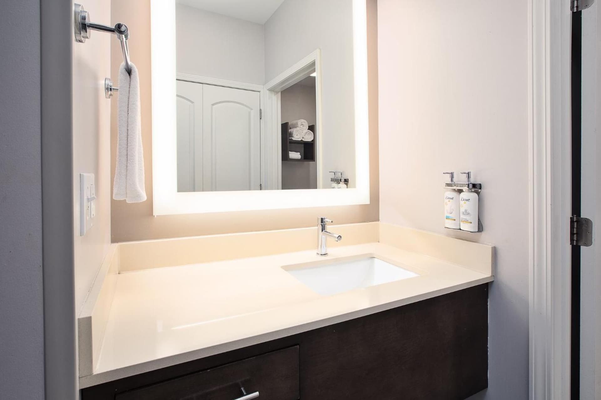 Staybridge Suites Auburn Hills by IHG gallery photo in Auburn Hills, MI — image 7