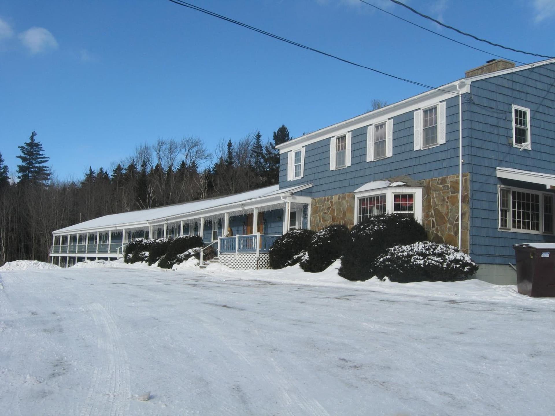 Big Bears Lodge — hotel in Dover, Ohio