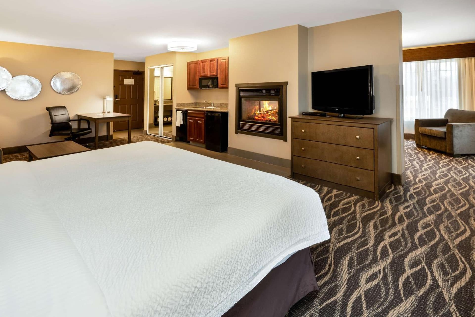 Best Western Plus Kalispell/Glacier Park West Hotel & Suites property views in Kalispell, MT — gallery photo 3
