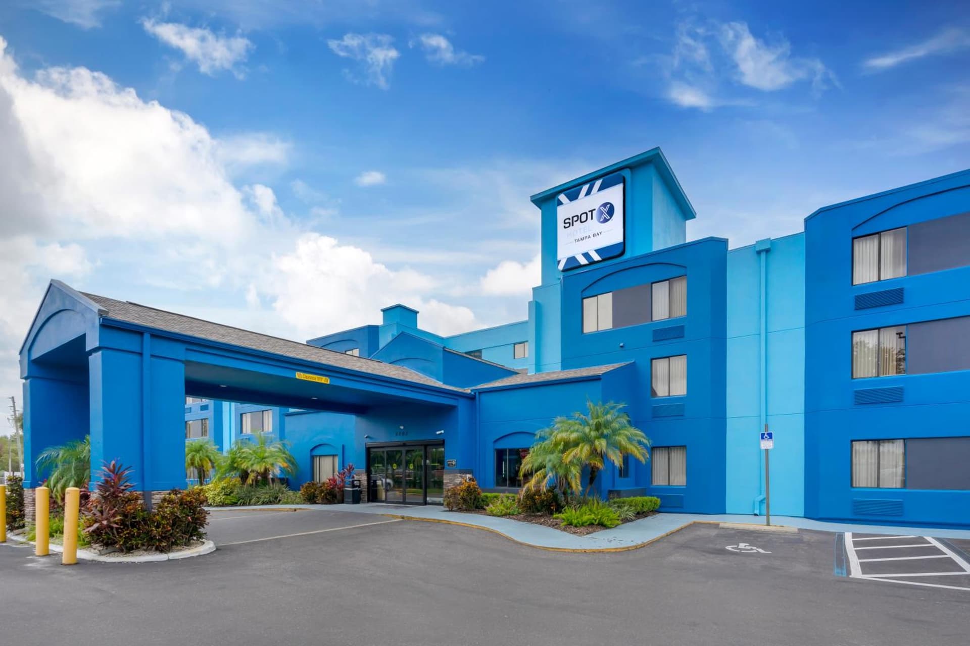 SPOT X Hotel Tampa - Wesley Chapel by The Red Collection gallery photo in Wesley Chapel, FL — image 50