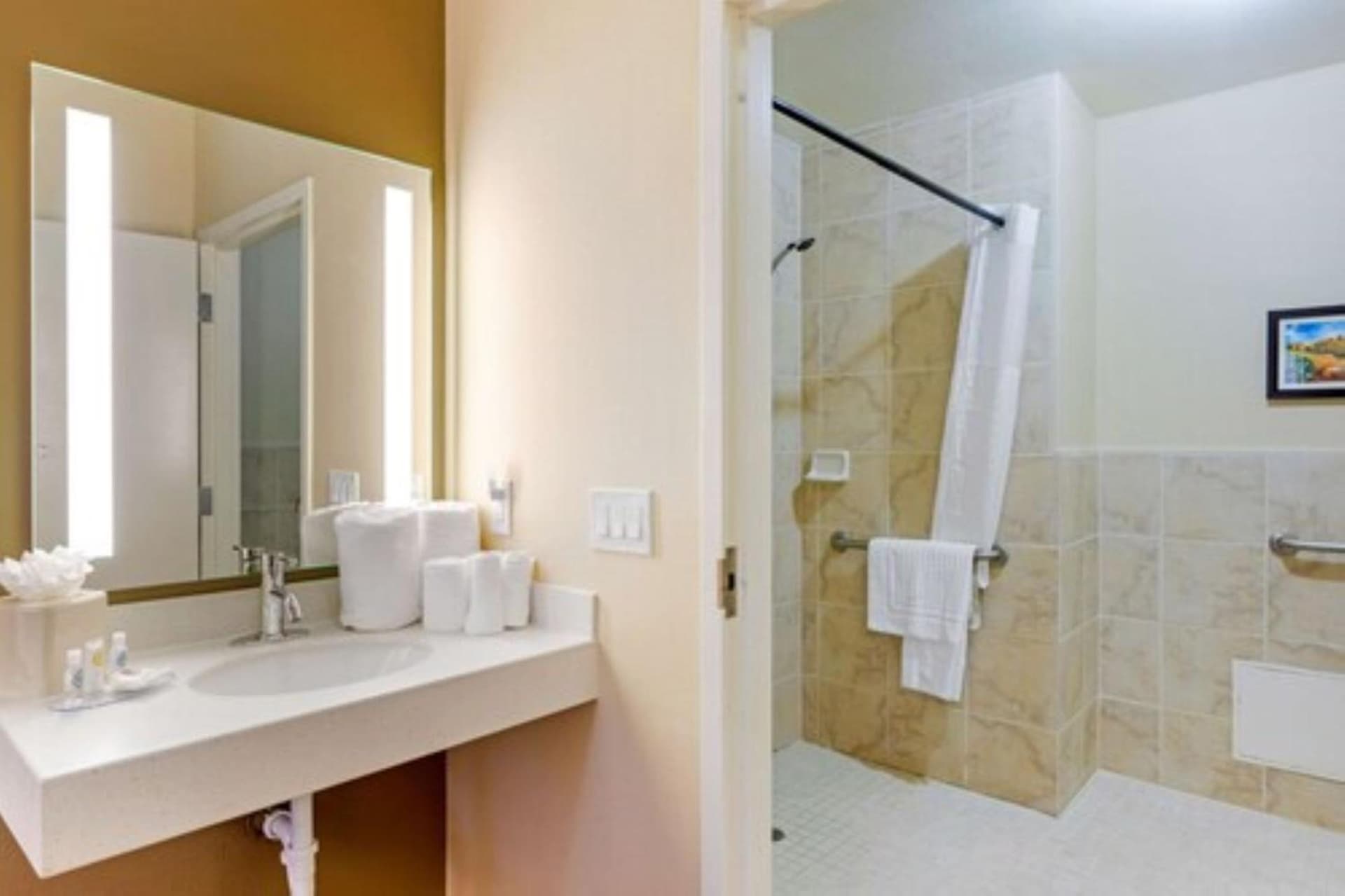 Comfort Inn & Suites Near Ontario Airport gallery photo in Ontario, CA — image 39