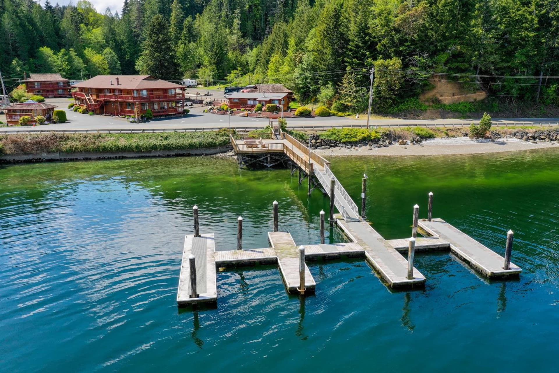 The Glen Resort interior in Hoodsport, WA — gallery photo 2