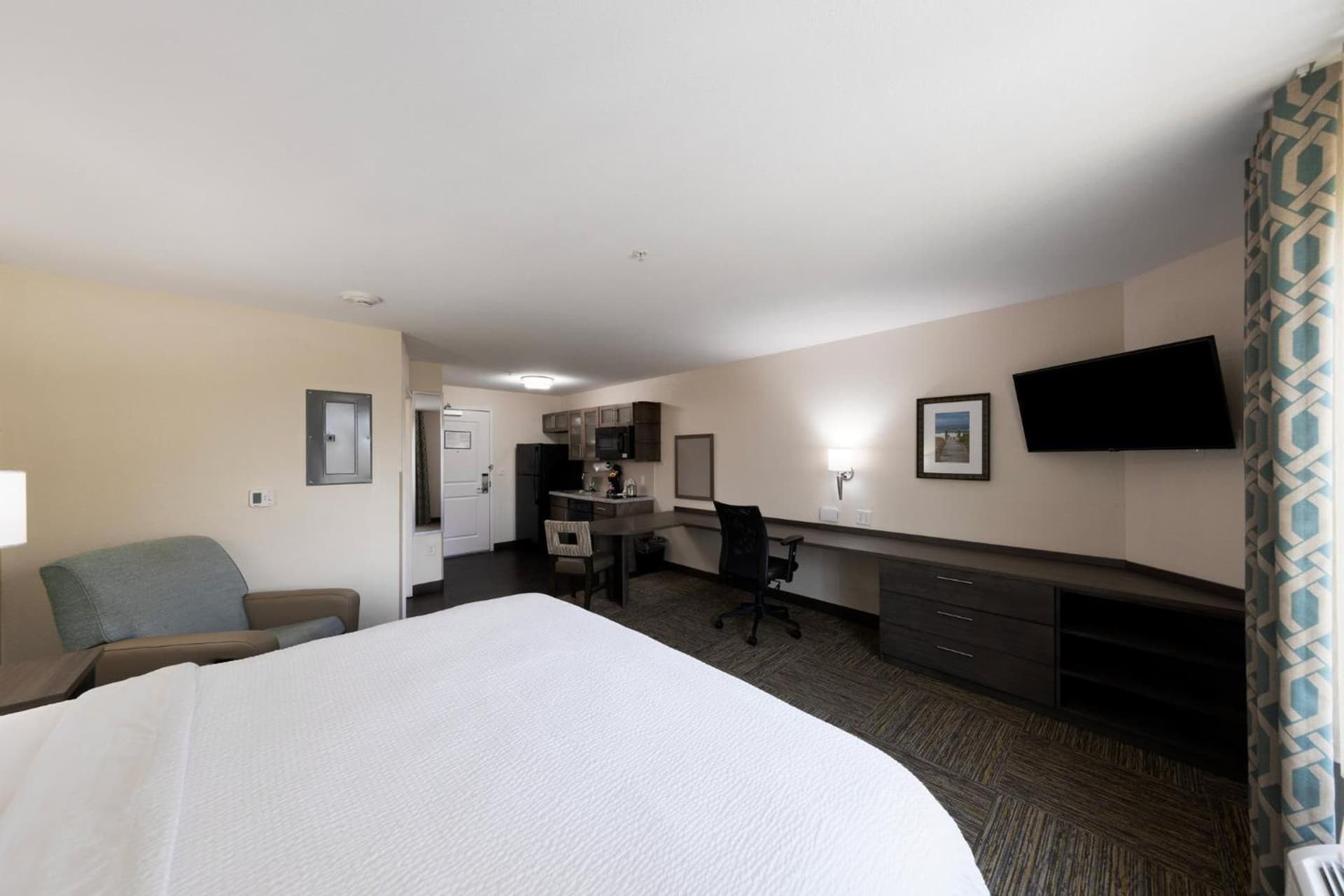 Candlewood Suites - Panama City Beach Pier Park by IHG gallery photo in Panama City Beach, FL — image 30