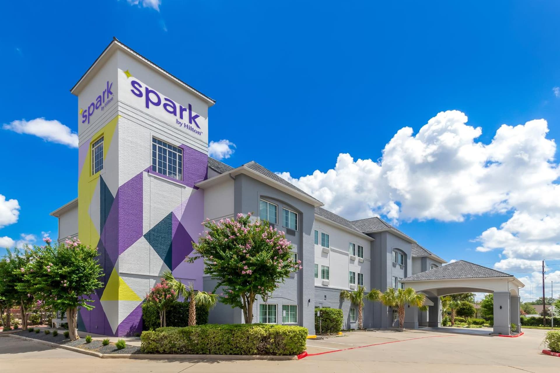 Spark By Hilton Missouri City featured exterior or lobby in Missouri City, TX — similar hotel