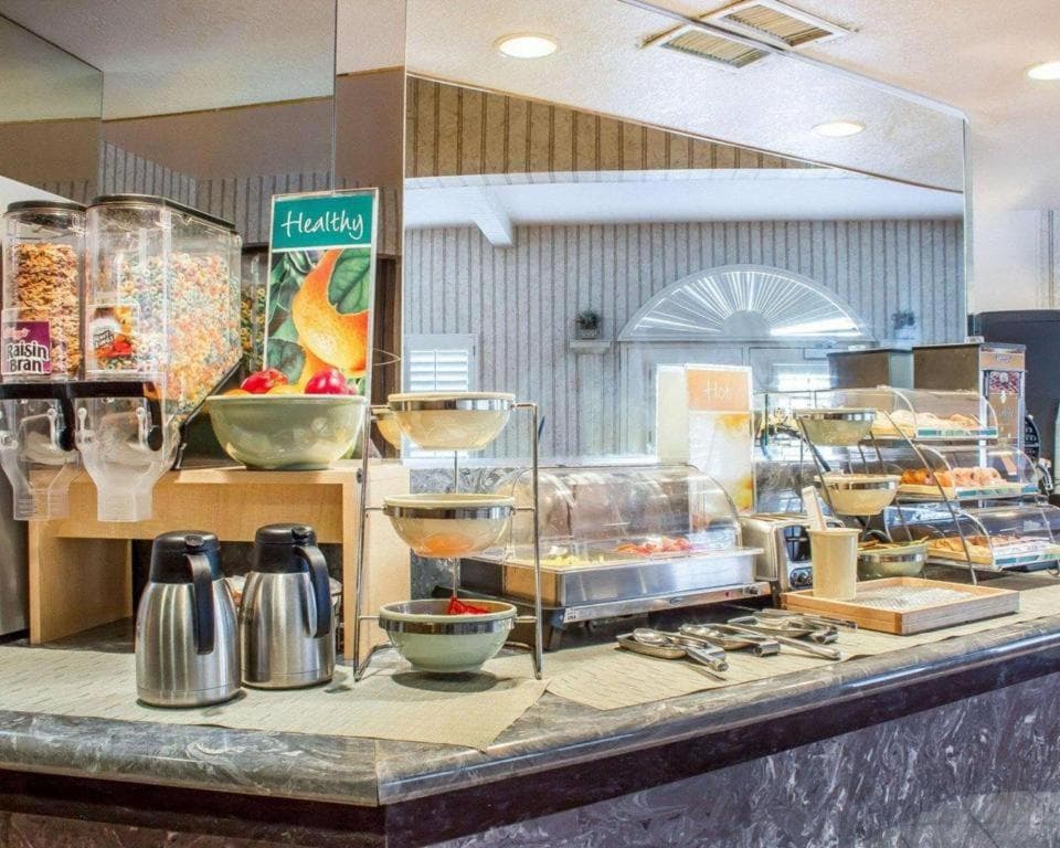 La Quinta Inn & Suites by Wyndham Safford Copper Valley property views in Safford, AZ — gallery photo 3