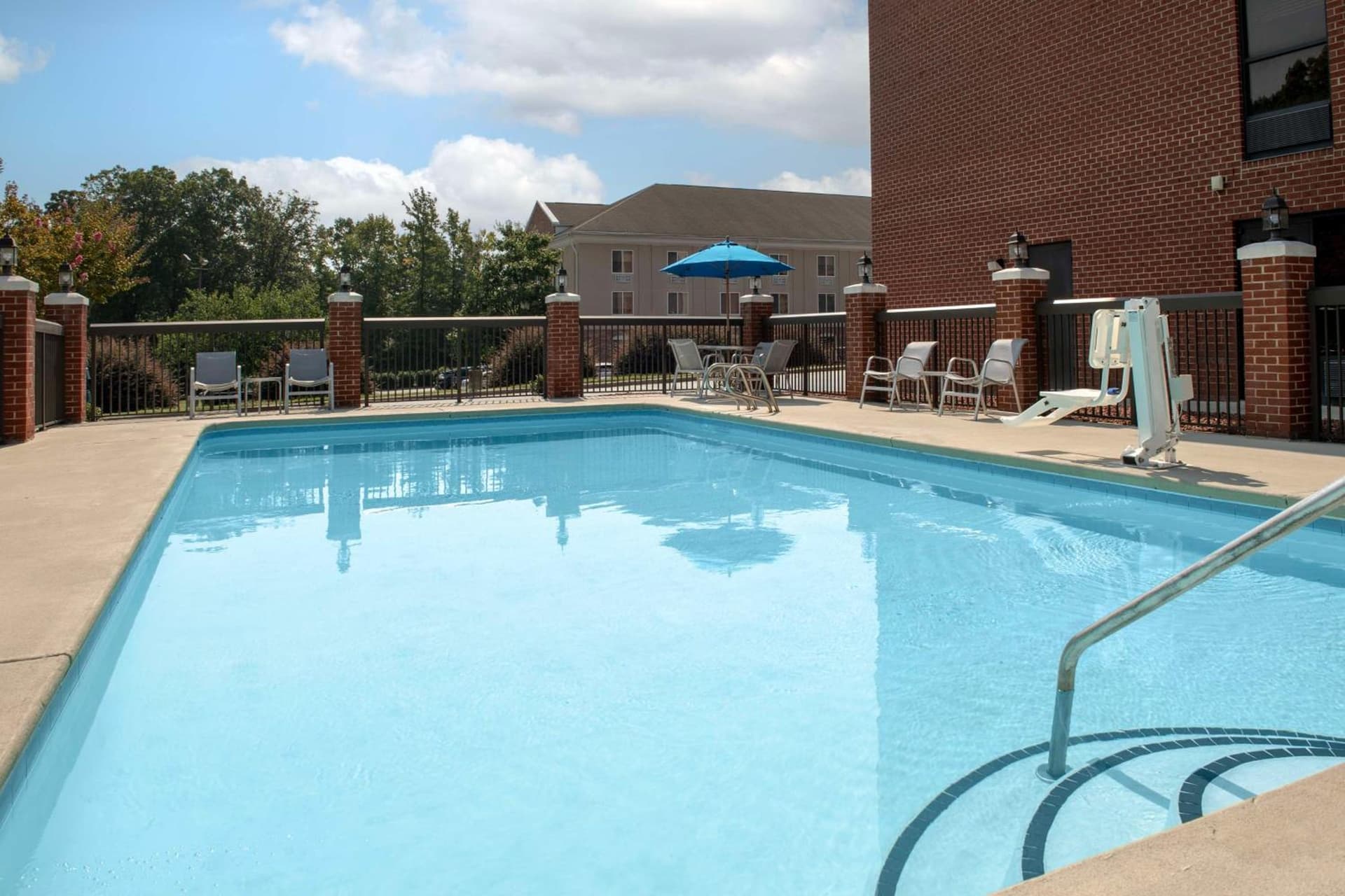 Hampton Inn High Point gallery photo in Archdale, NC — image 29