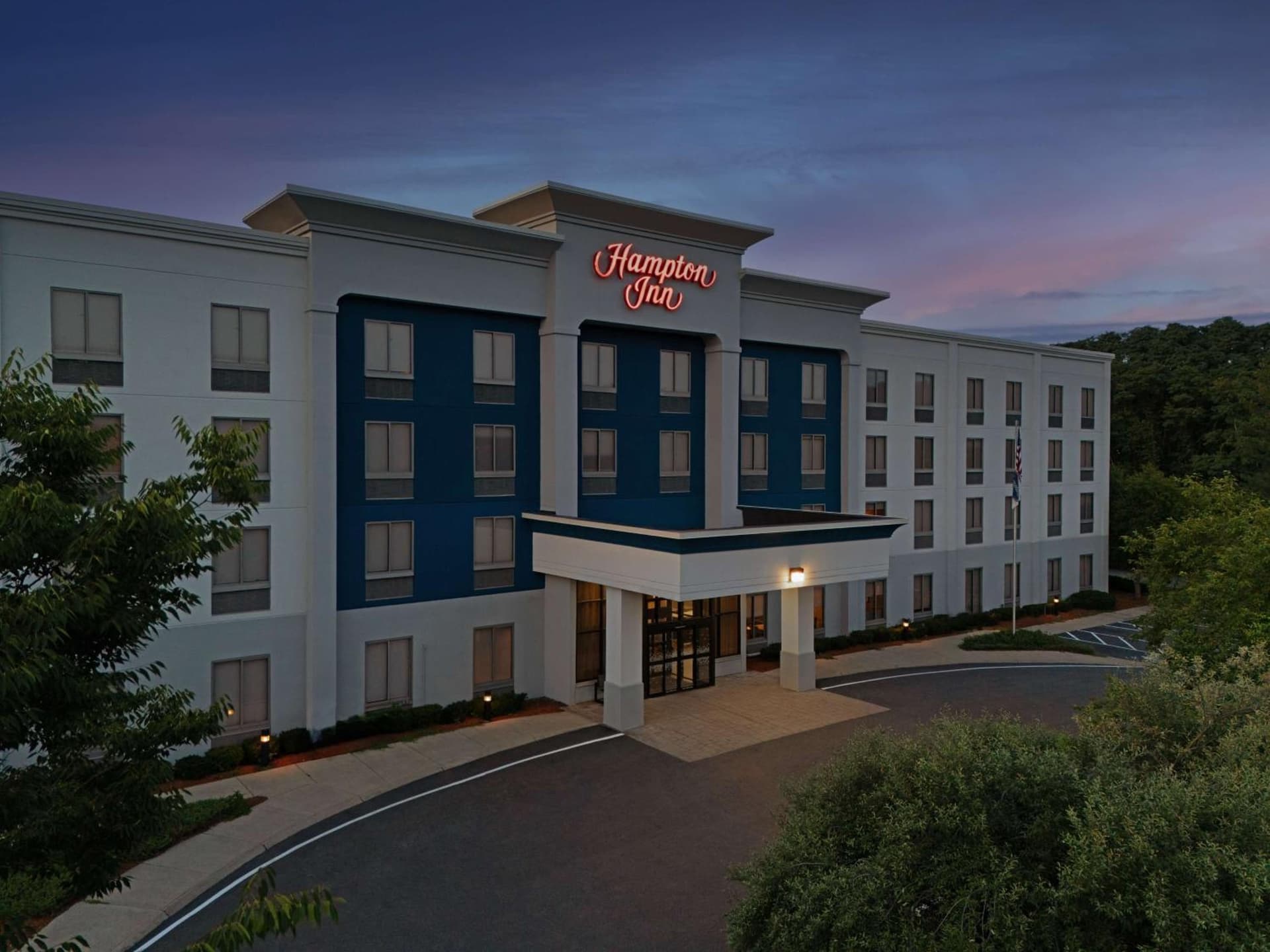 Hampton Inn Haverhill interior in Haverhill, MA — gallery photo 2