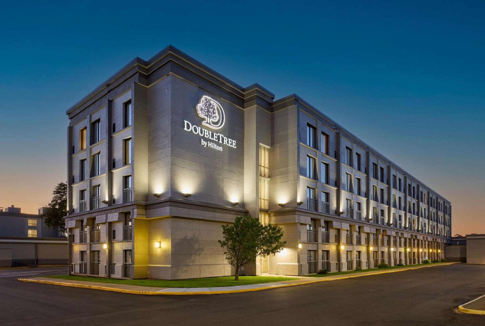 DoubleTree by Hilton Minneapolis Airport, MN featured exterior or lobby in Bloomington, MN — similar hotel