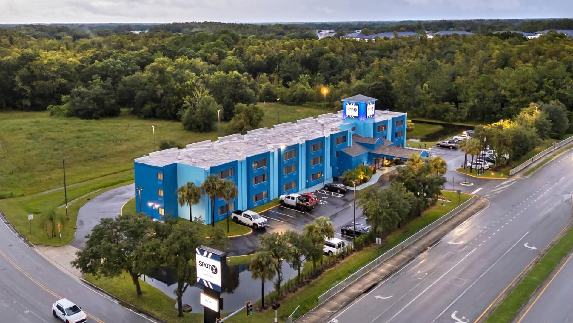 SPOT X Hotel Tampa - Wesley Chapel by The Red Collection gallery photo in Wesley Chapel, FL — image 20