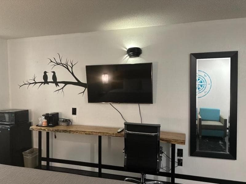 Southern Soho Boutique Hotel interior in Oxford, AL — gallery photo 2