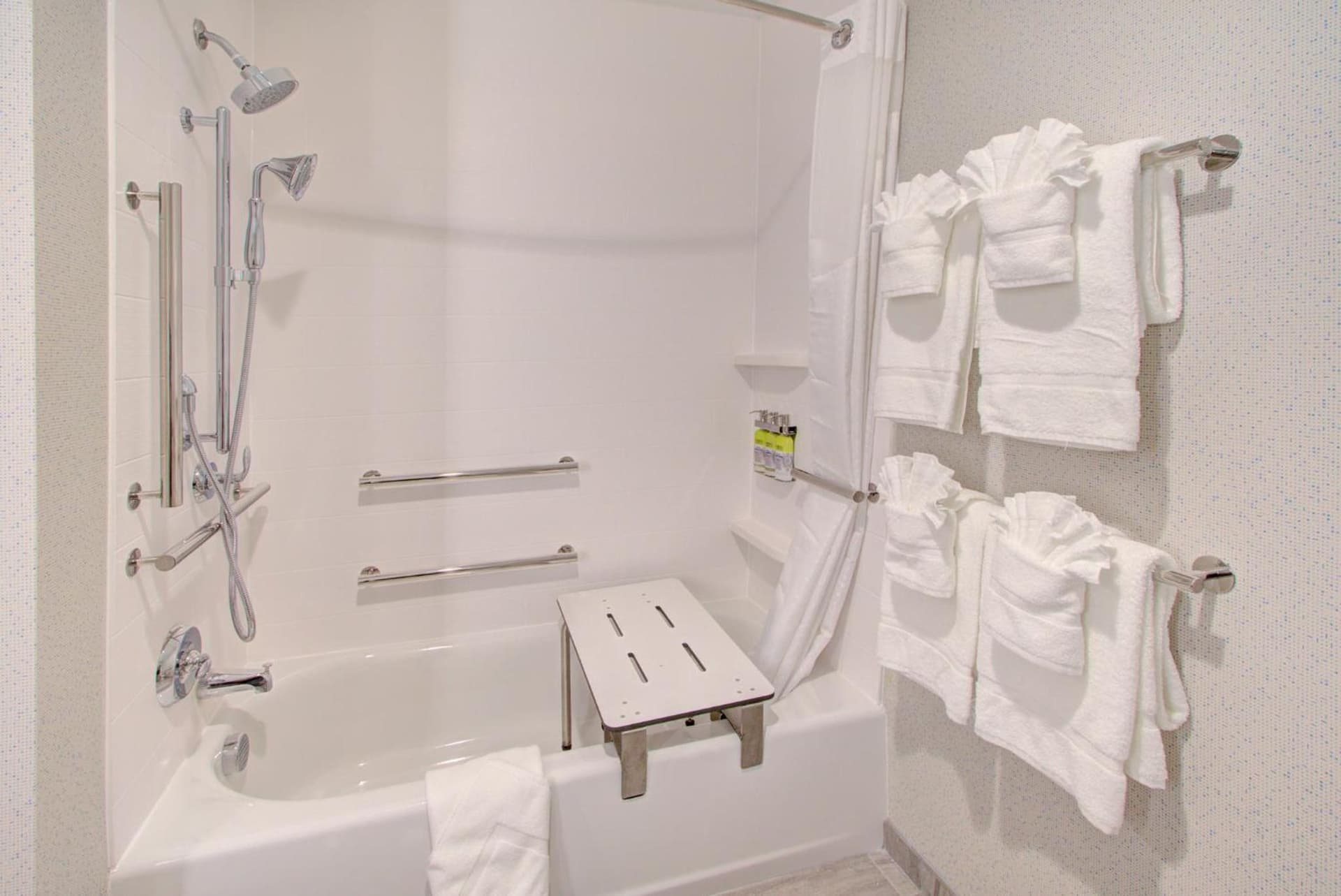 Holiday Inn Express & Suites Charlotte Southwest by IHG gallery photo in Charlotte, NC — image 35