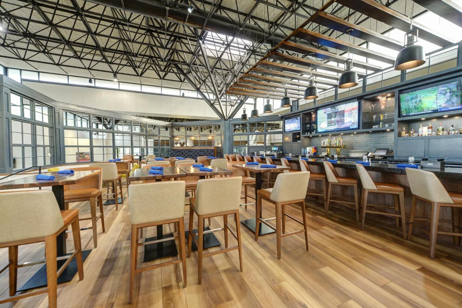 Crowne Plaza Hotel Jacksonville Airport/I-95N by IHG interior in Jacksonville, FL — gallery photo 2