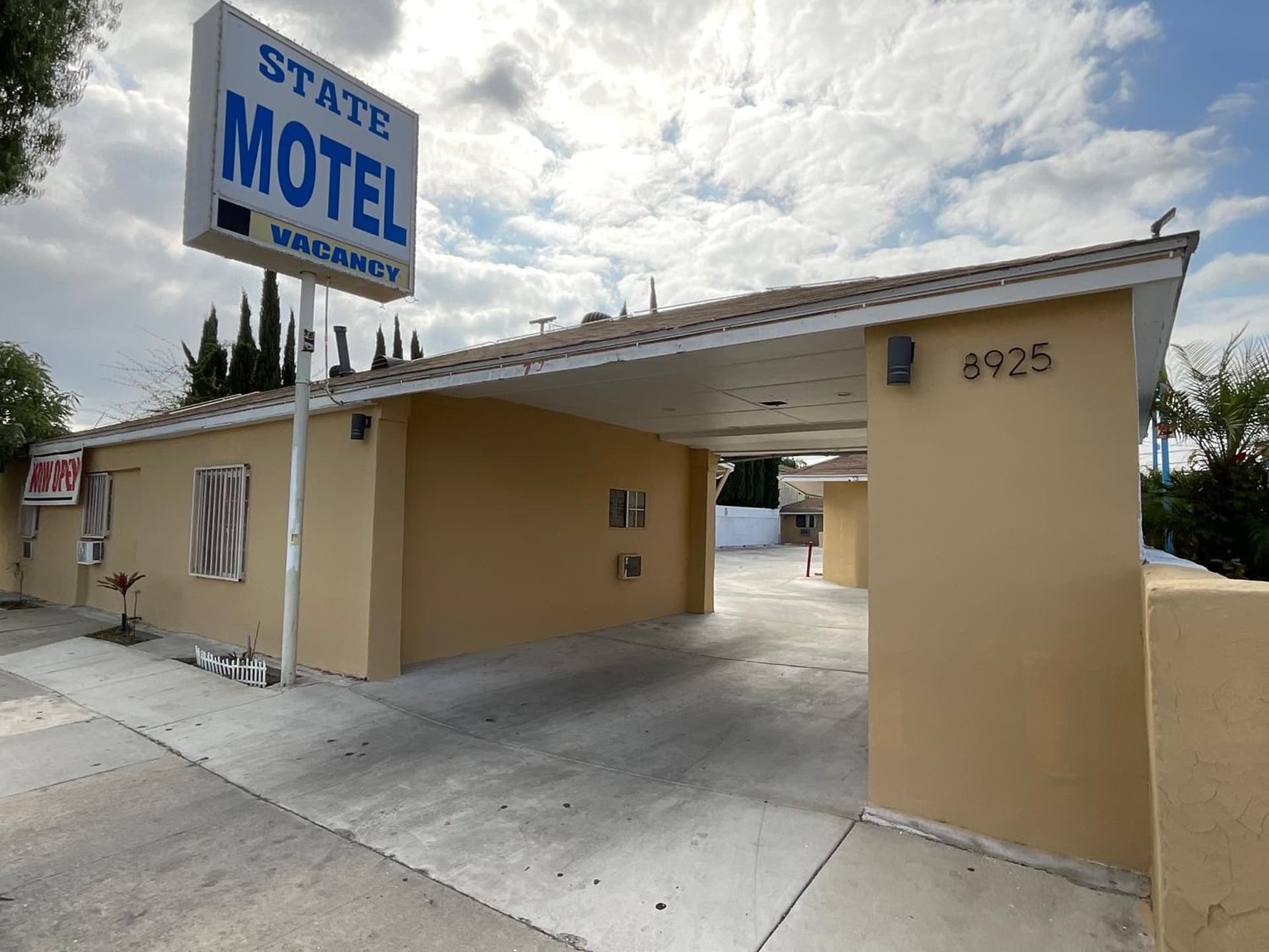 State Motel featured exterior or lobby in South Gate, CA — similar hotel