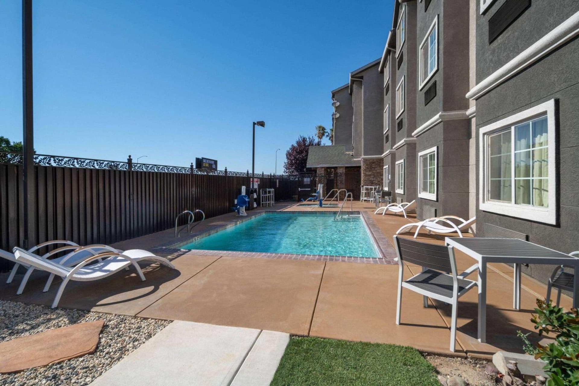 Microtel Inn & Suites by Wyndham Tracy gallery photo in Tracy, CA — image 84