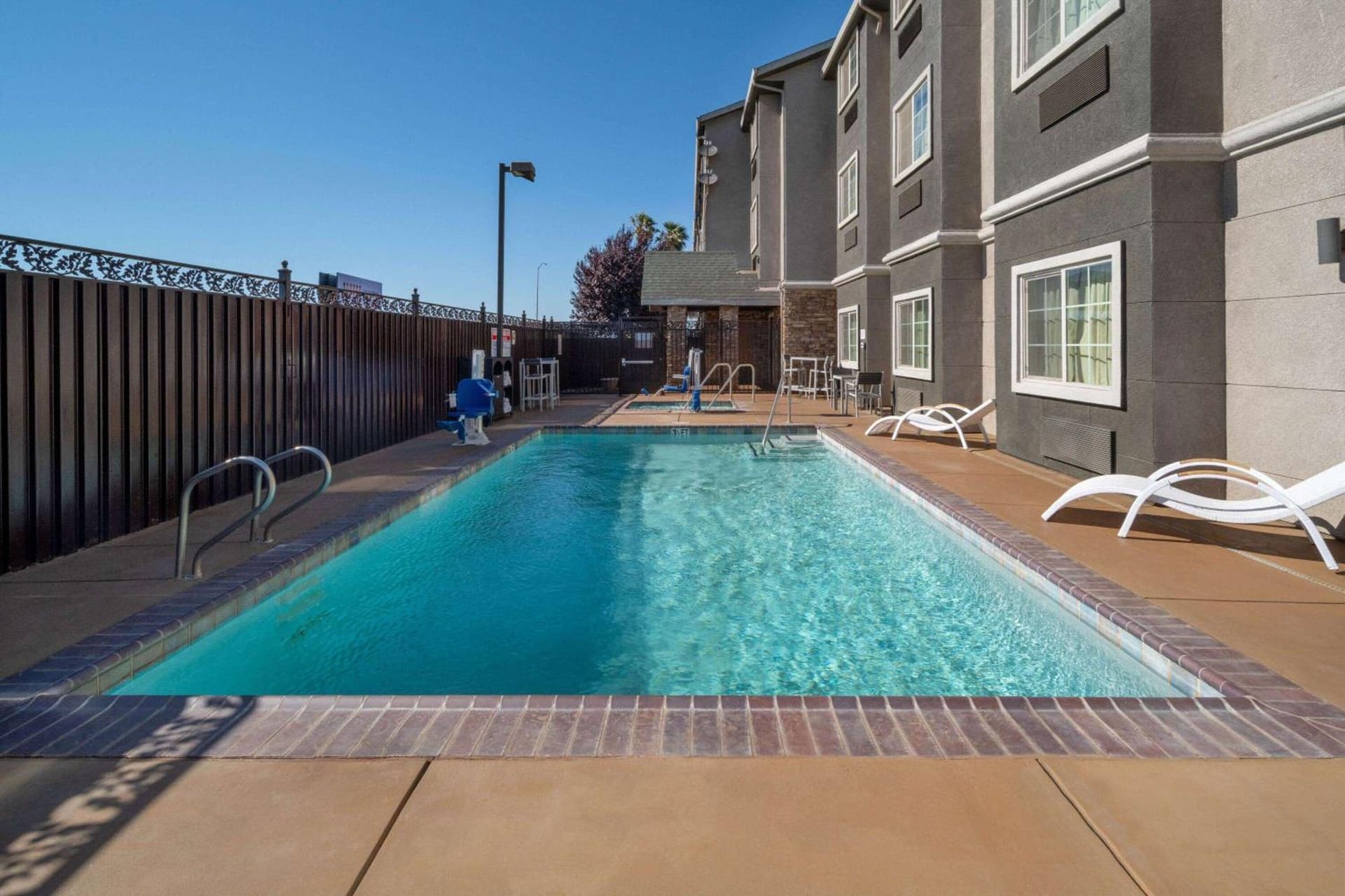 Microtel Inn & Suites by Wyndham Tracy gallery photo in Tracy, CA — image 73
