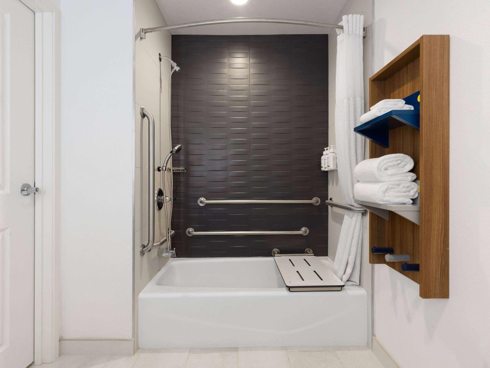 Microtel Inn & Suites by Wyndham Tracy gallery photo in Tracy, CA — image 15