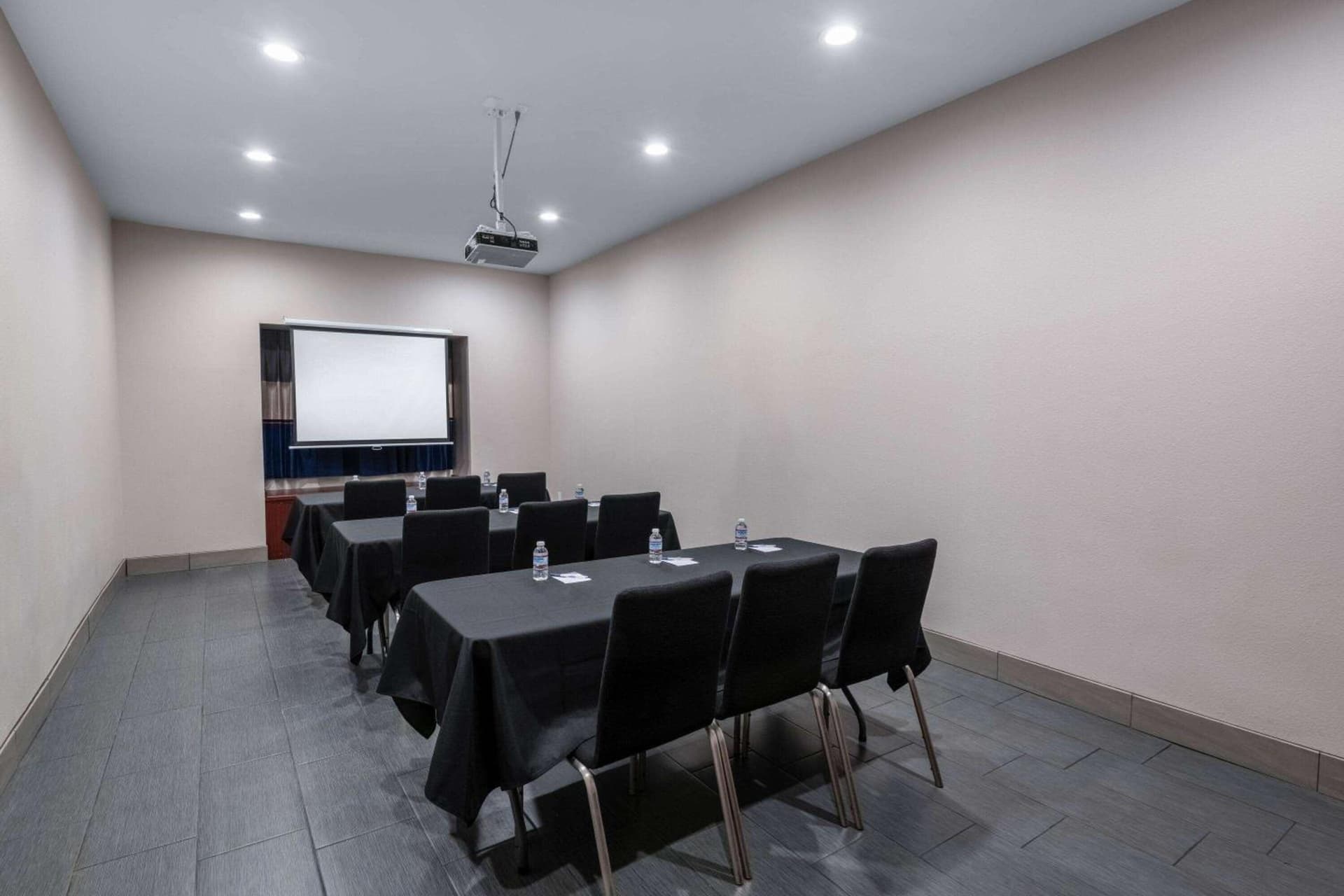 Microtel Inn & Suites by Wyndham Tracy gallery photo in Tracy, CA — image 30