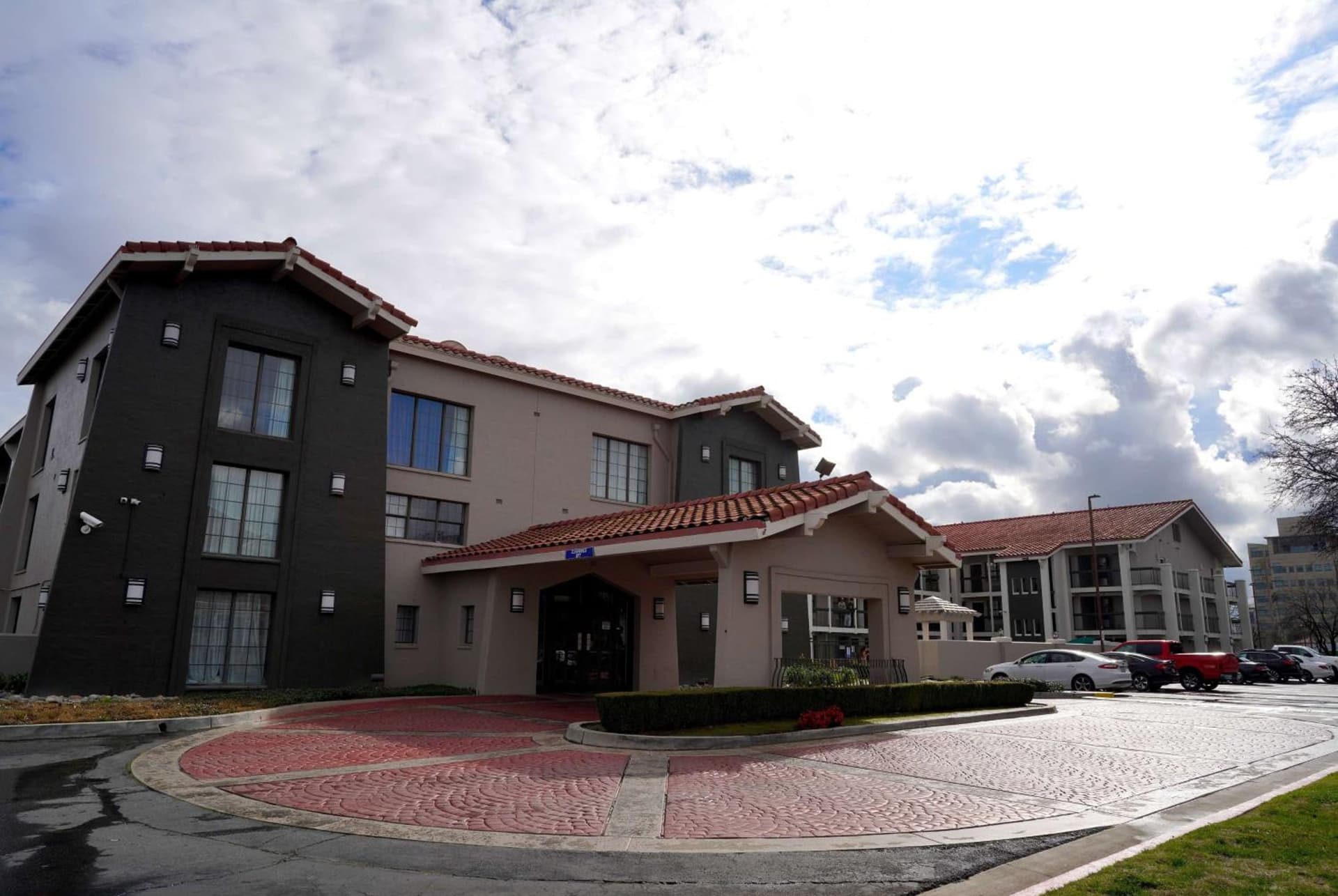 La Quinta Inn by Wyndham Fresno Yosemite featured exterior or lobby in Fresno, CA — similar hotel