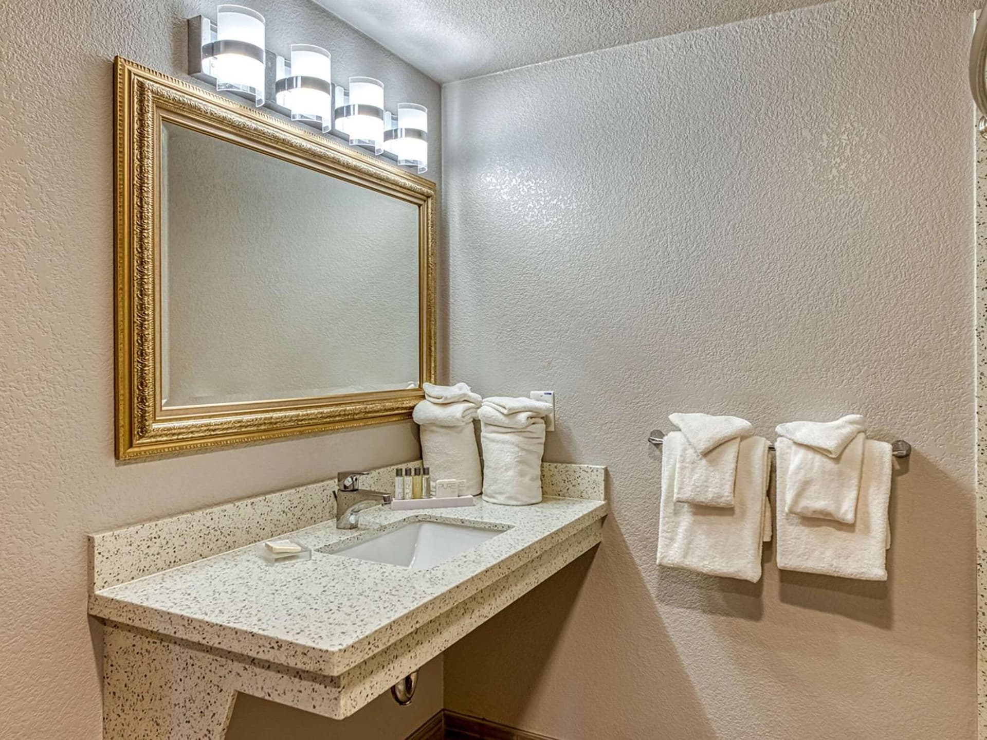 Amanzi Hotel, an Ascend Collection Hotel gallery photo in Ventura, CA — image 62