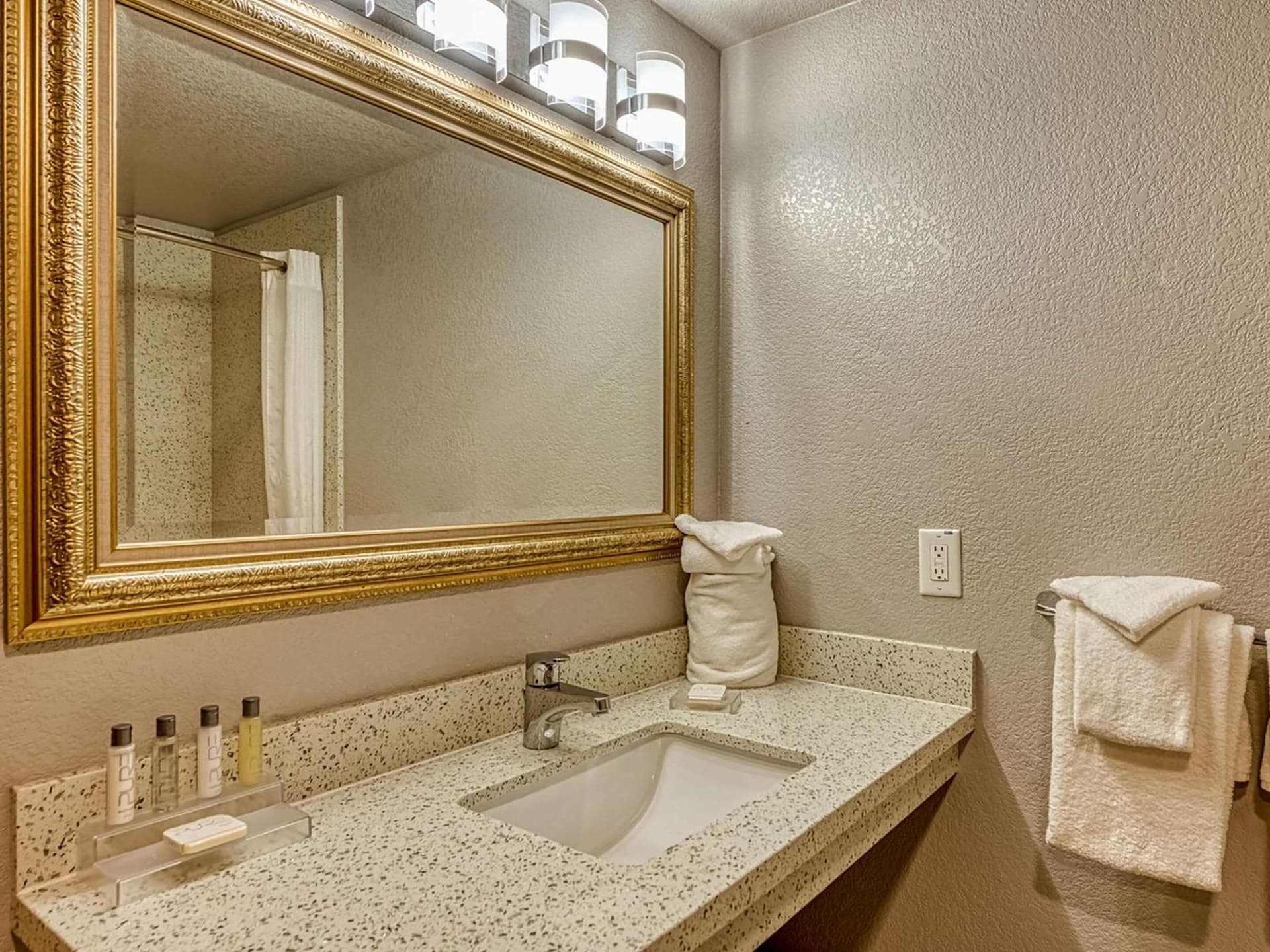 Amanzi Hotel, an Ascend Collection Hotel gallery photo in Ventura, CA — image 103