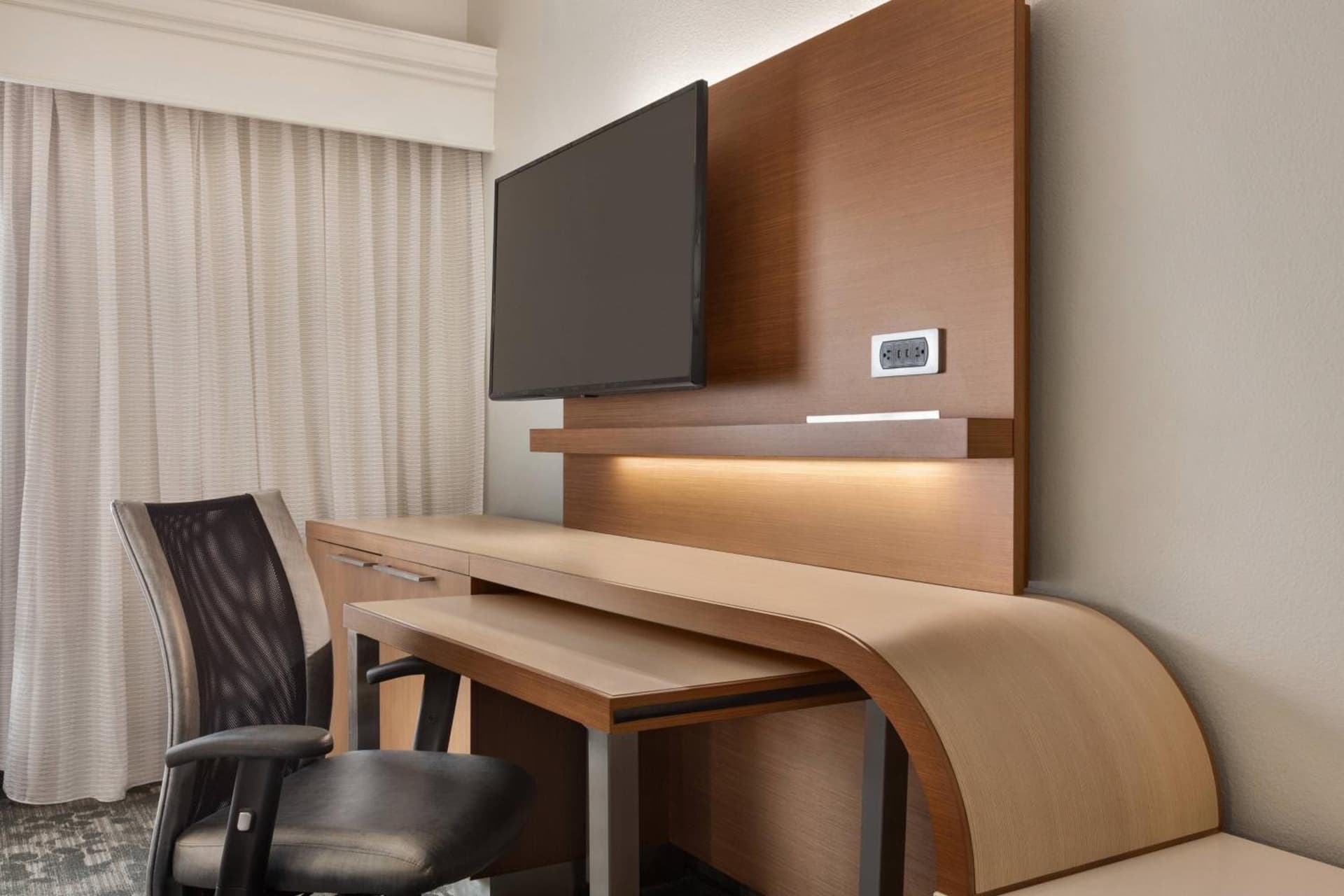 Courtyard by Marriott Palmdale gallery photo in Palmdale, CA — image 29