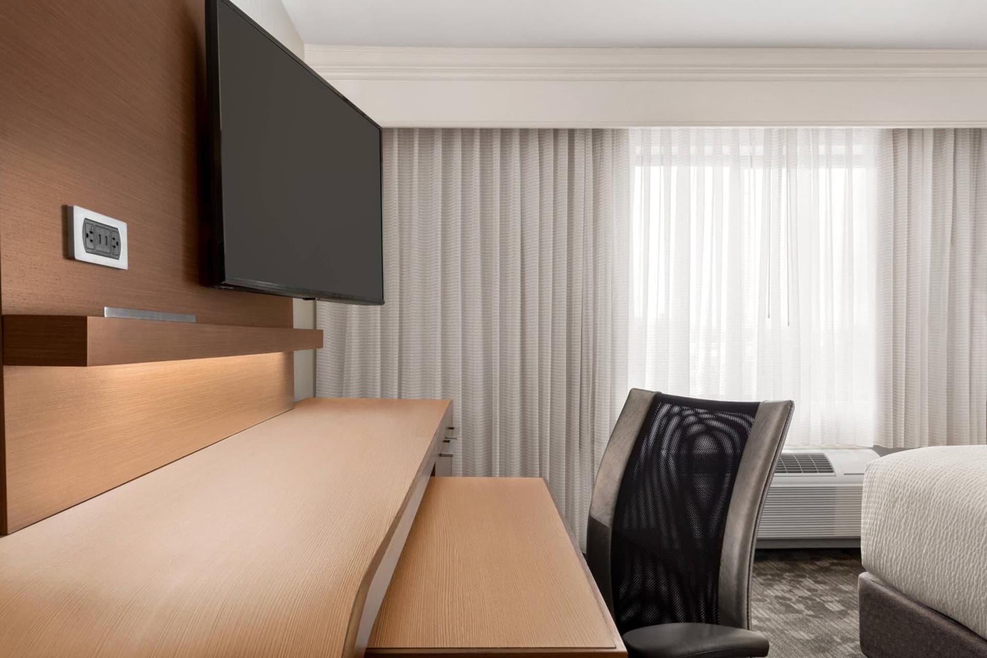 Courtyard by Marriott Palmdale property views in Palmdale, CA — gallery photo 3