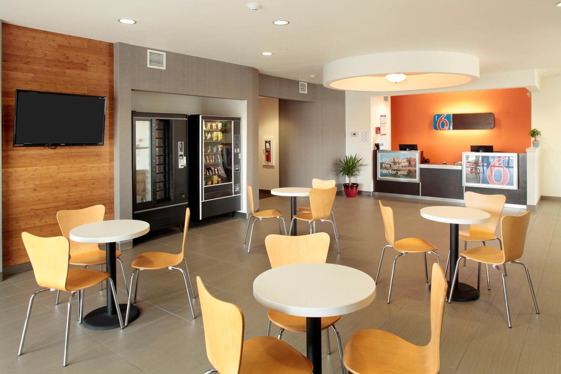 Motel 6 Wilkes Barre Arena gallery photo in Wilkes-Barre, PA — image 33