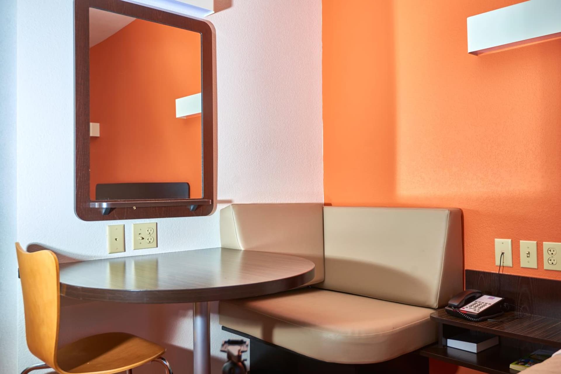 Motel 6 Wilkes Barre Arena gallery photo in Wilkes-Barre, PA — image 35
