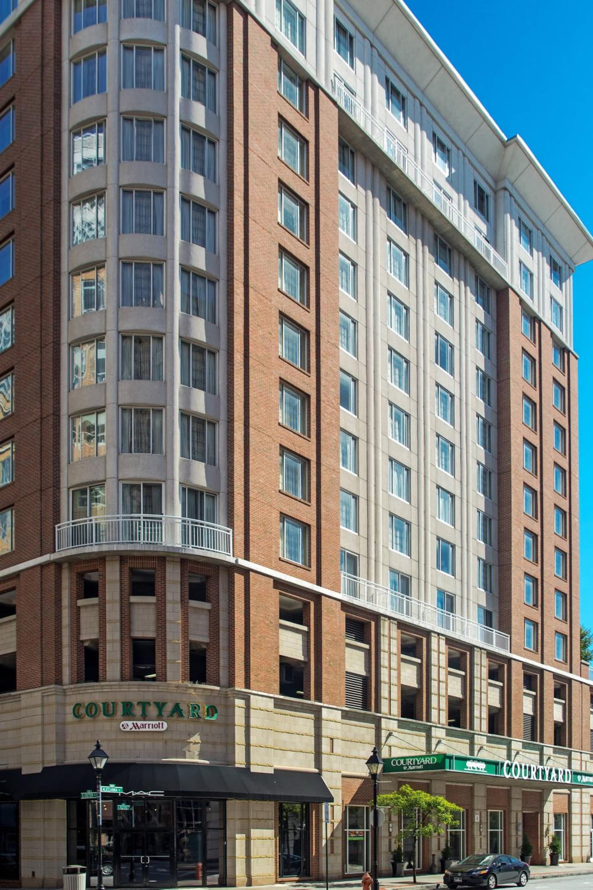 Courtyard by Marriott Baltimore Downtown Inner Harbor interior in Baltimore, MD — gallery photo 2