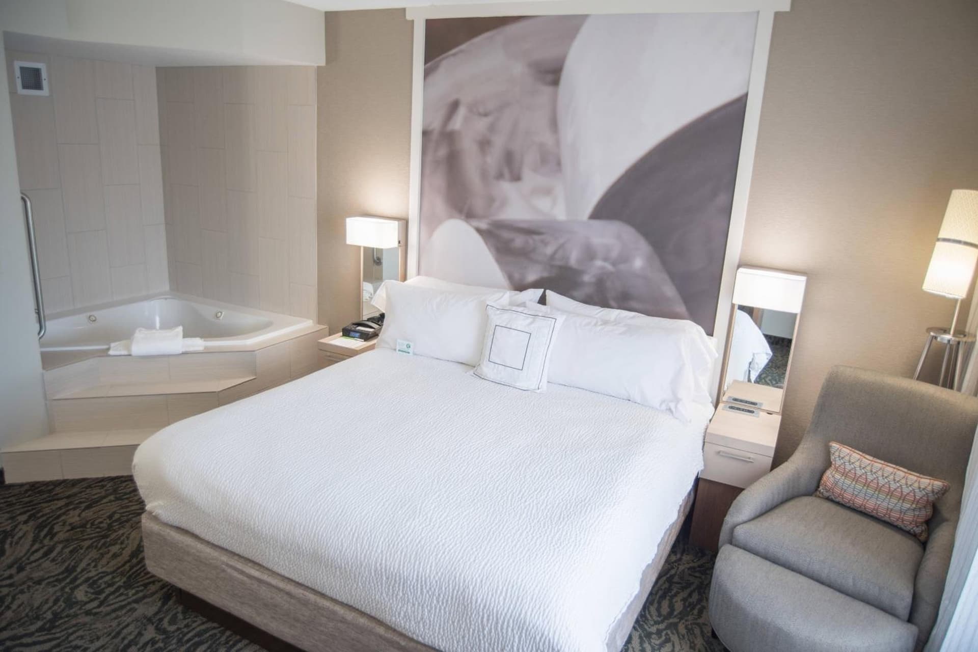 Courtyard by Marriott Hickory gallery photo in Hickory, NC — image 37