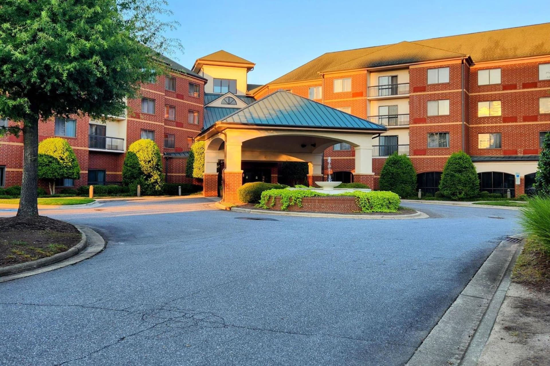Courtyard by Marriott Hickory gallery photo in Hickory, NC — image 34