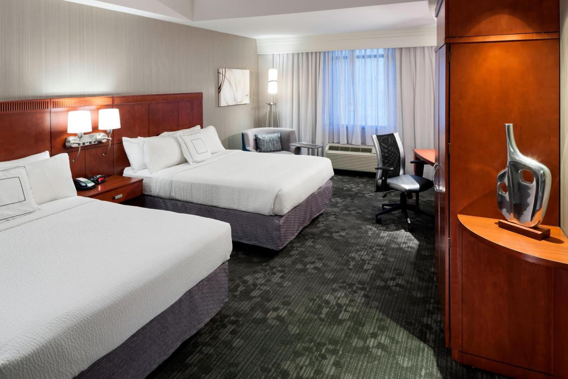 Courtyard by Marriott Suffolk Chesapeake interior in Suffolk, VA — gallery photo 2