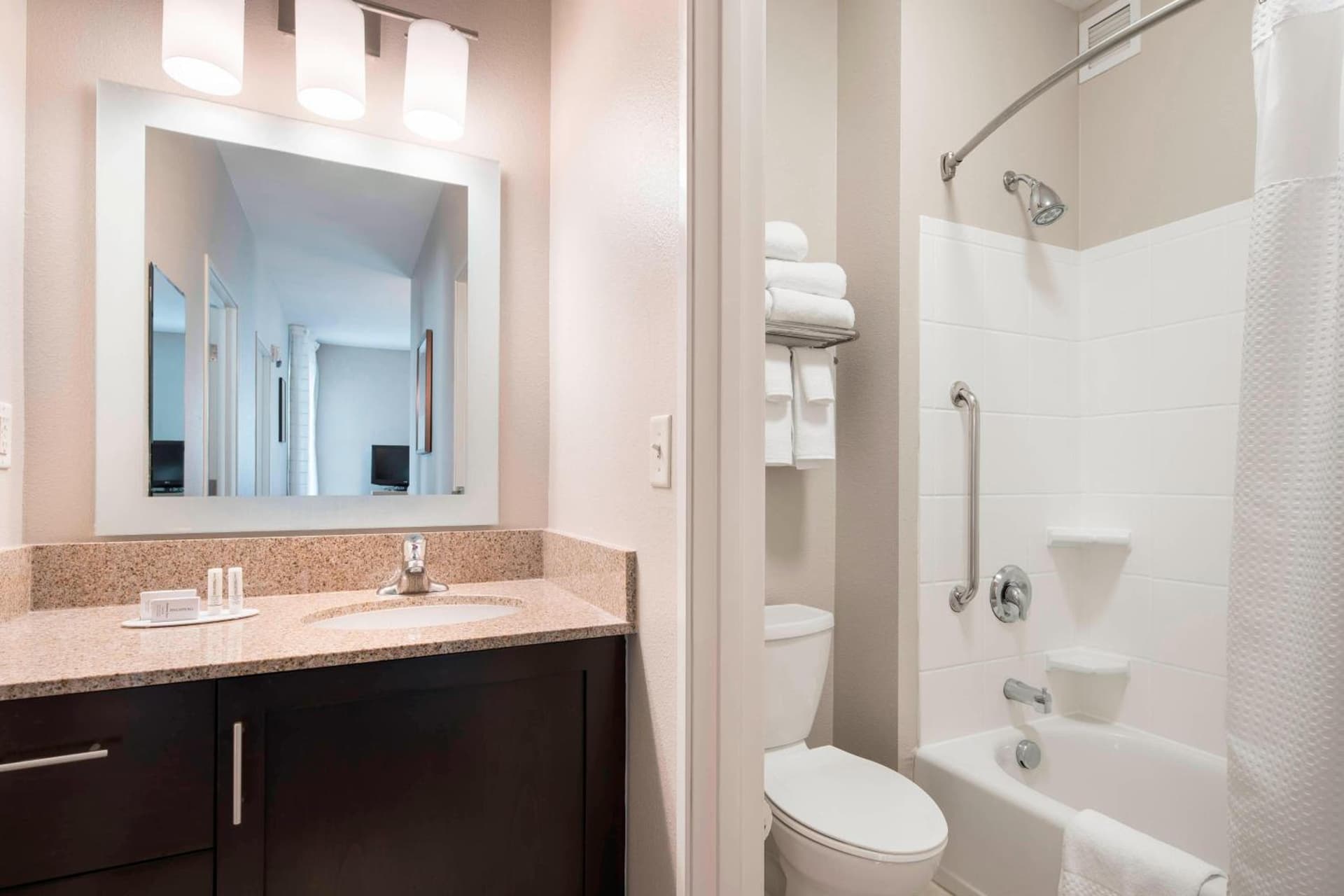 TownePlace Suites by Marriott San Diego Carlsbad / Vista gallery photo in Vista, CA — image 10