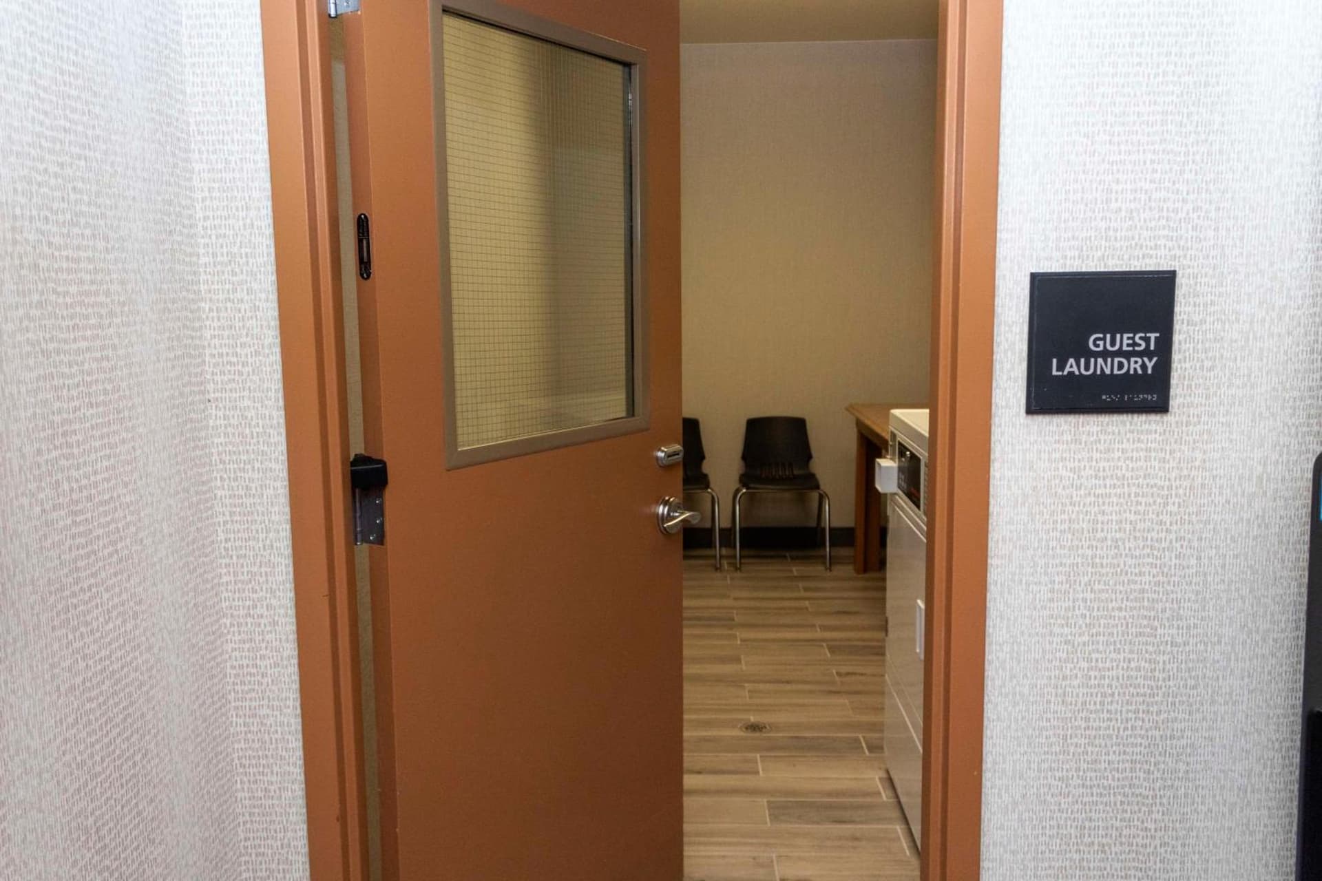 Hampton Inn & Suites Riverton interior in Riverton, WY — gallery photo 2