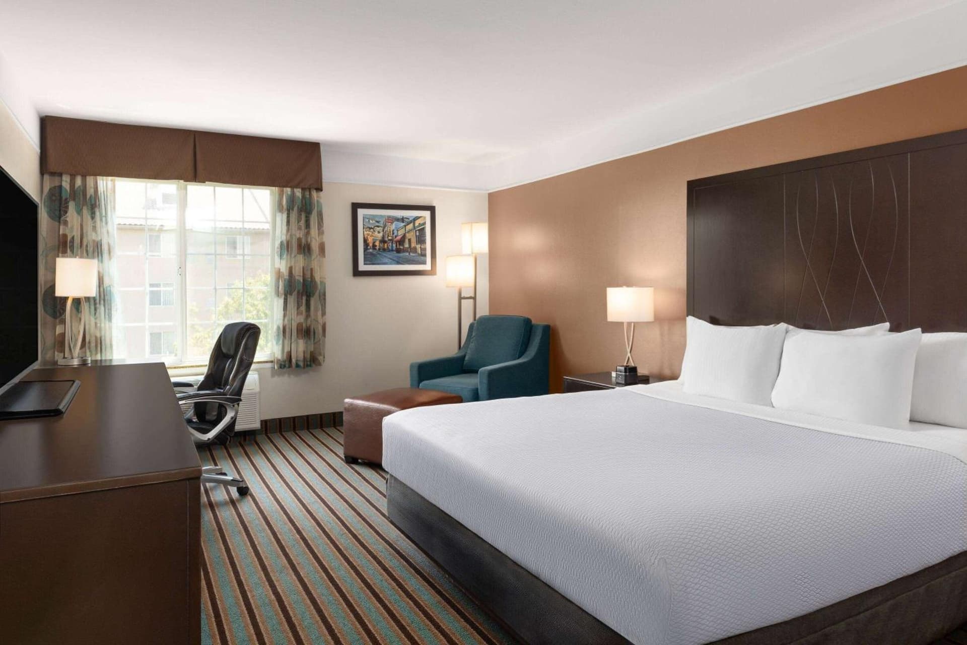 La Quinta by Wyndham Bakersfield North gallery photo in Bakersfield, CA — image 17