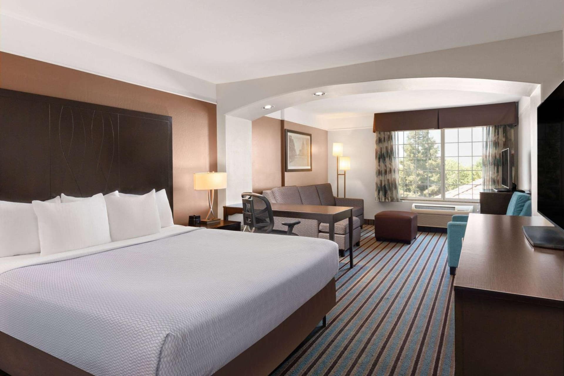 La Quinta by Wyndham Bakersfield North gallery photo in Bakersfield, CA — image 37